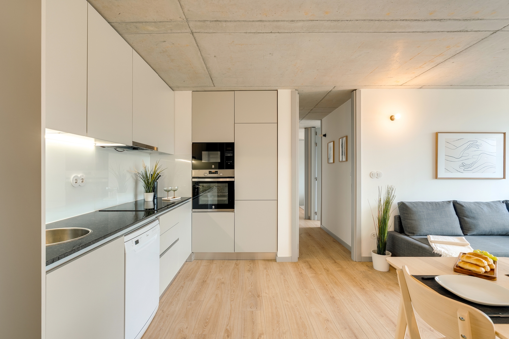 Premium Flat w/ Balcony, Pool & Garage by HostWise 27 Host Wise Booking