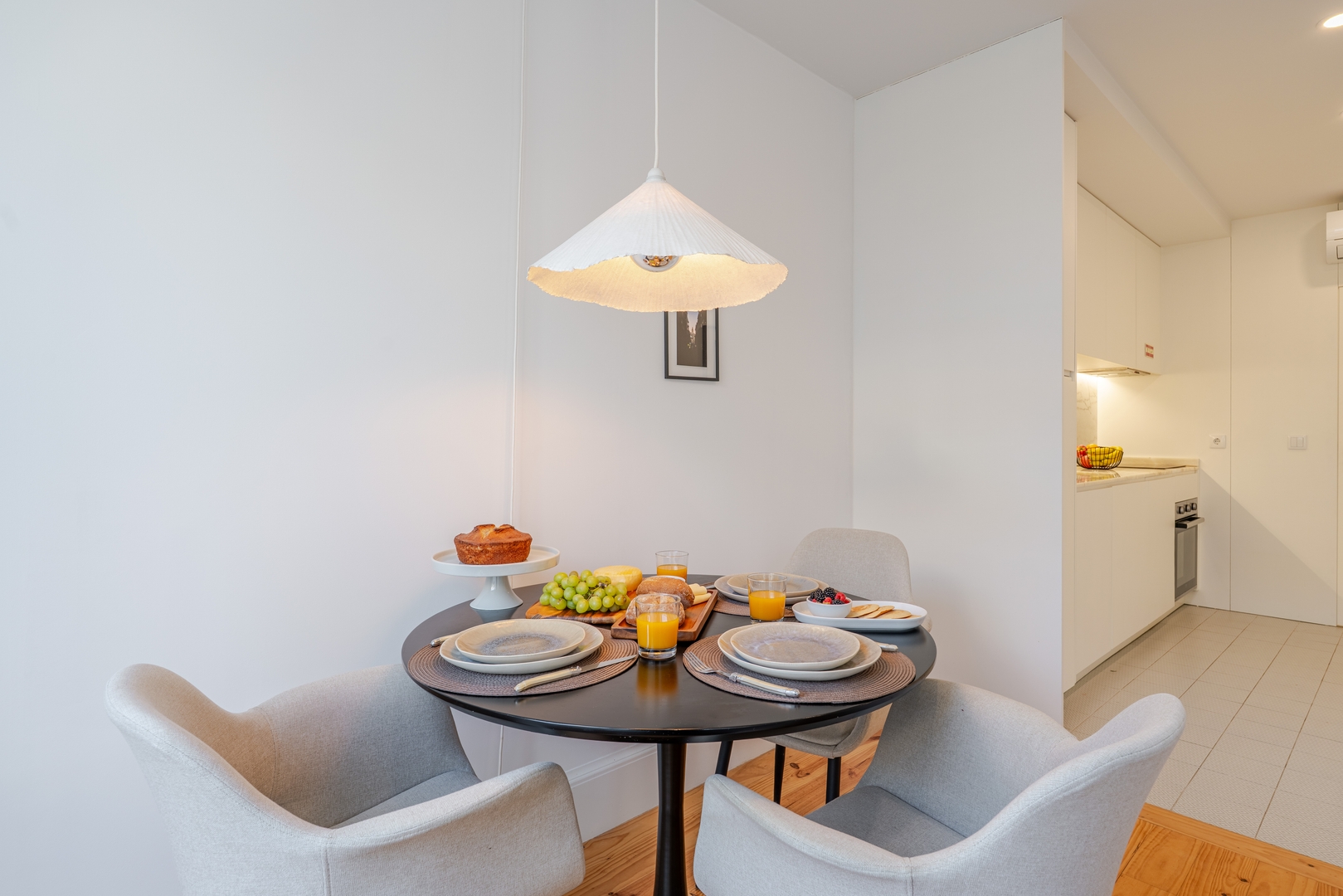 Colorful & Elegant Apartment by HostWise 24 Host Wise Booking