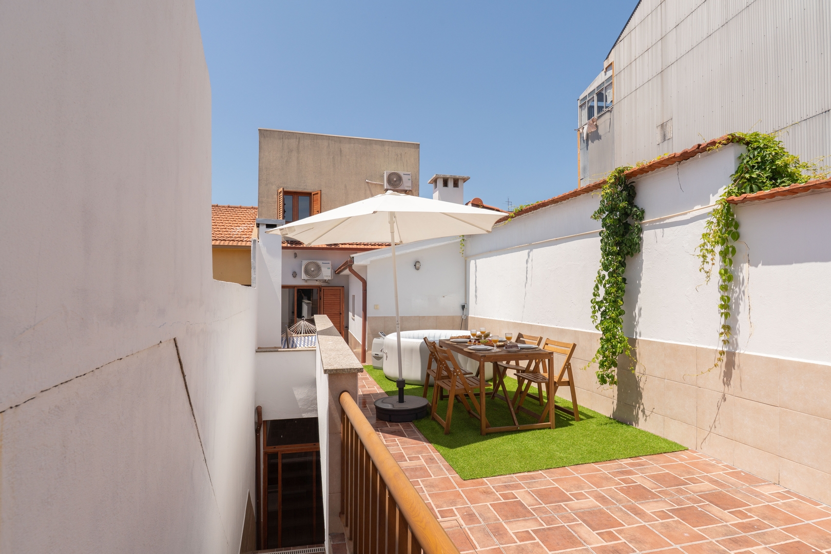 Spacious Duplex | Jacuzzi & Terrace by HostWise 6 Host Wise Booking