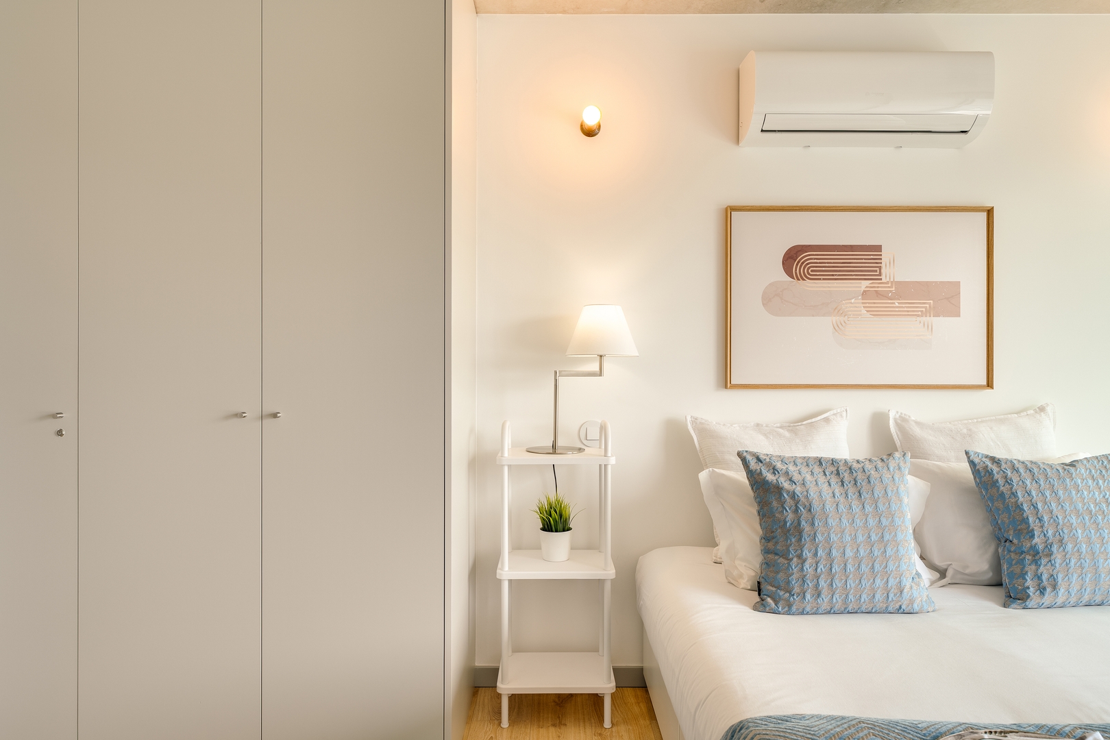 Premium Flat w/ Balcony, Pool & Garage by HostWise 8 Host Wise Booking