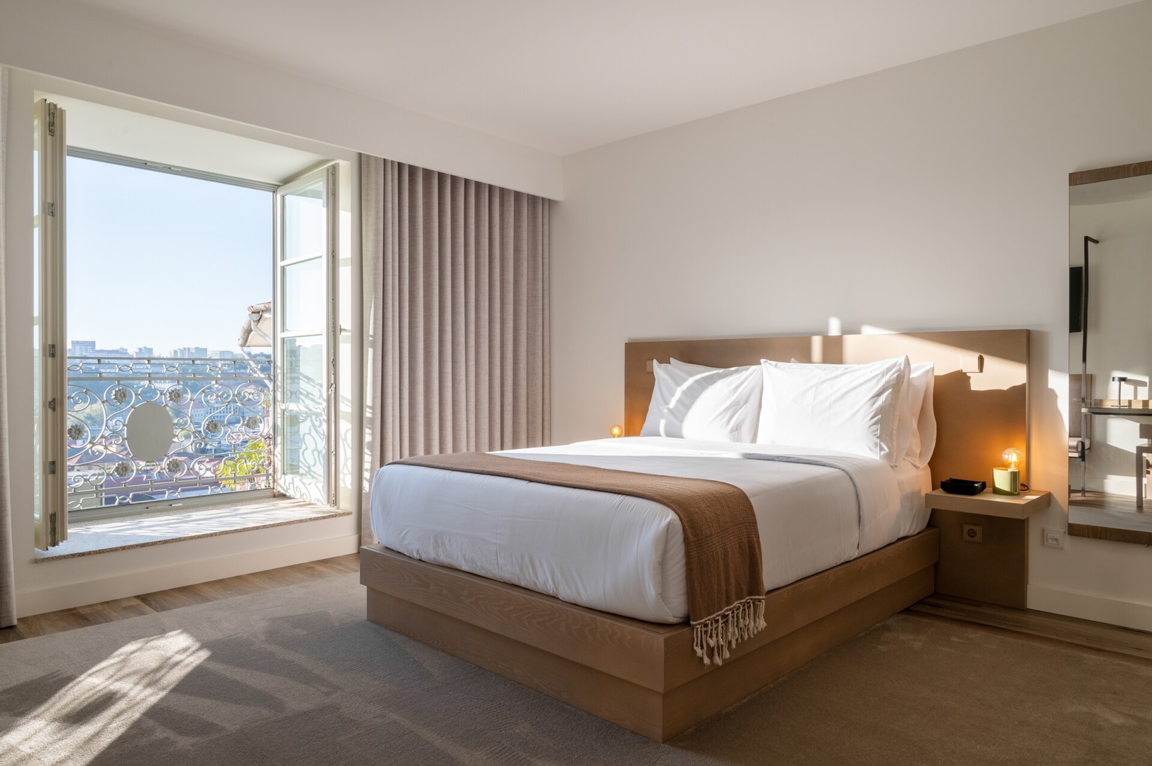Host Wise - Fervença Boutique Palace 7 12 Host Wise Booking