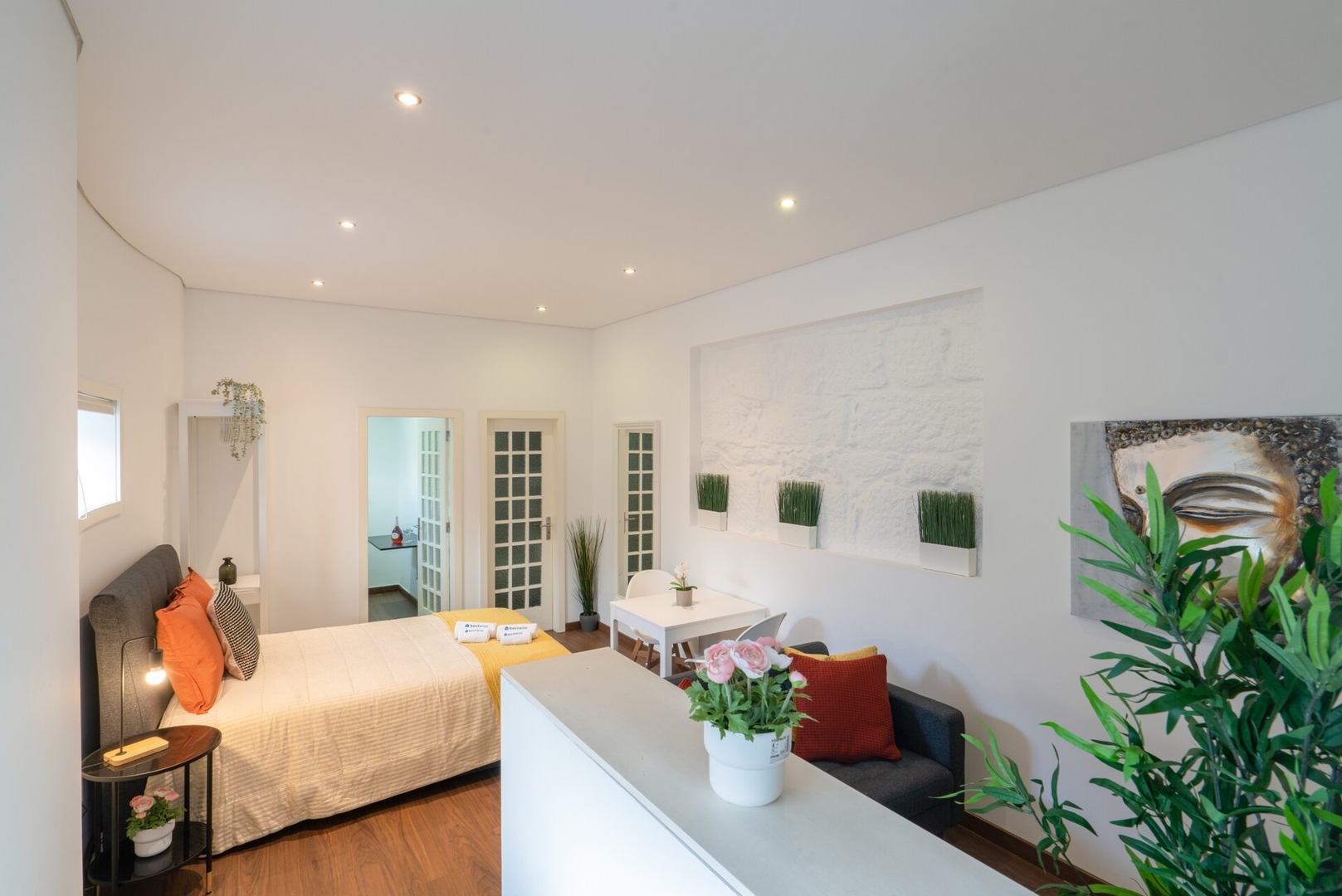 Host Wise - 2 Rustic Colorful Flats | Terrace 19 Host Wise Booking