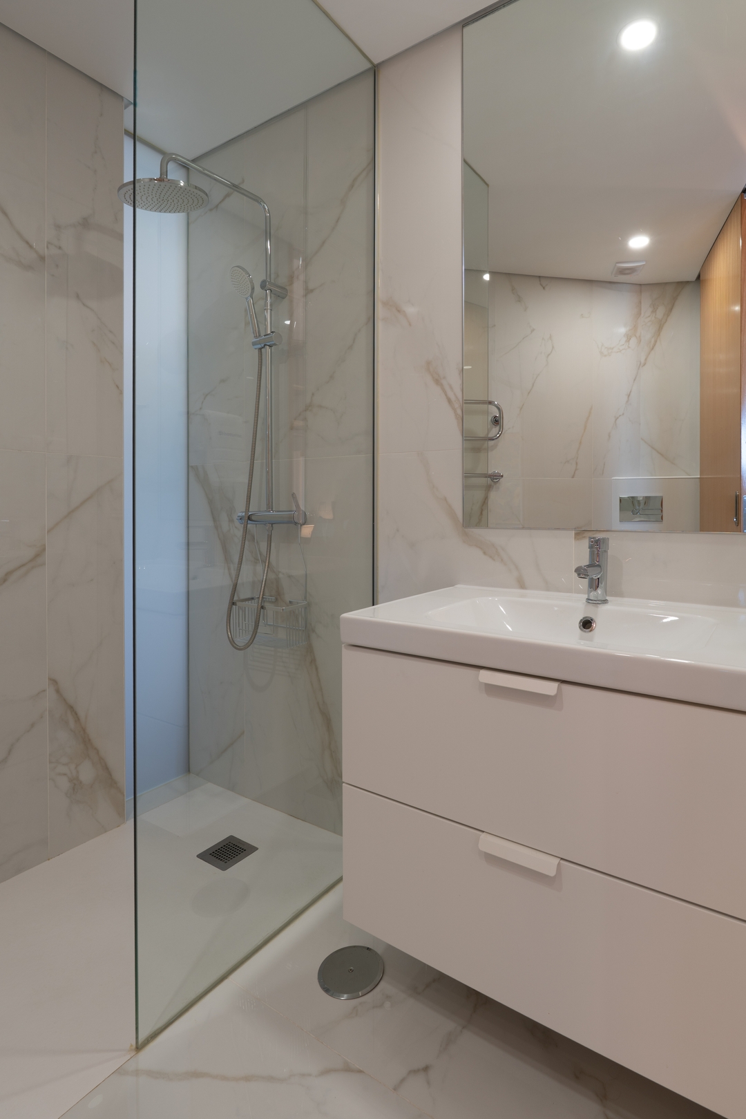 Artistic Studio with Terrace in Foz by HostWise 27 Host Wise Booking