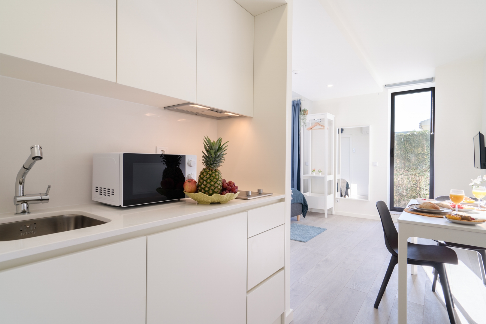 HostWise - Studios with Patio & Kitchenette 6 Host Wise Booking