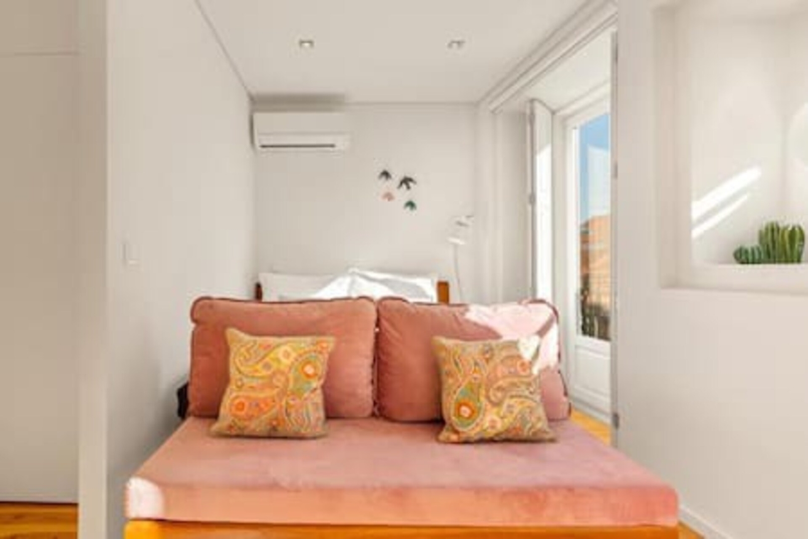 4 Trendy Studios w/ Balcony | Clérigos by HostWise 21 Host Wise Booking