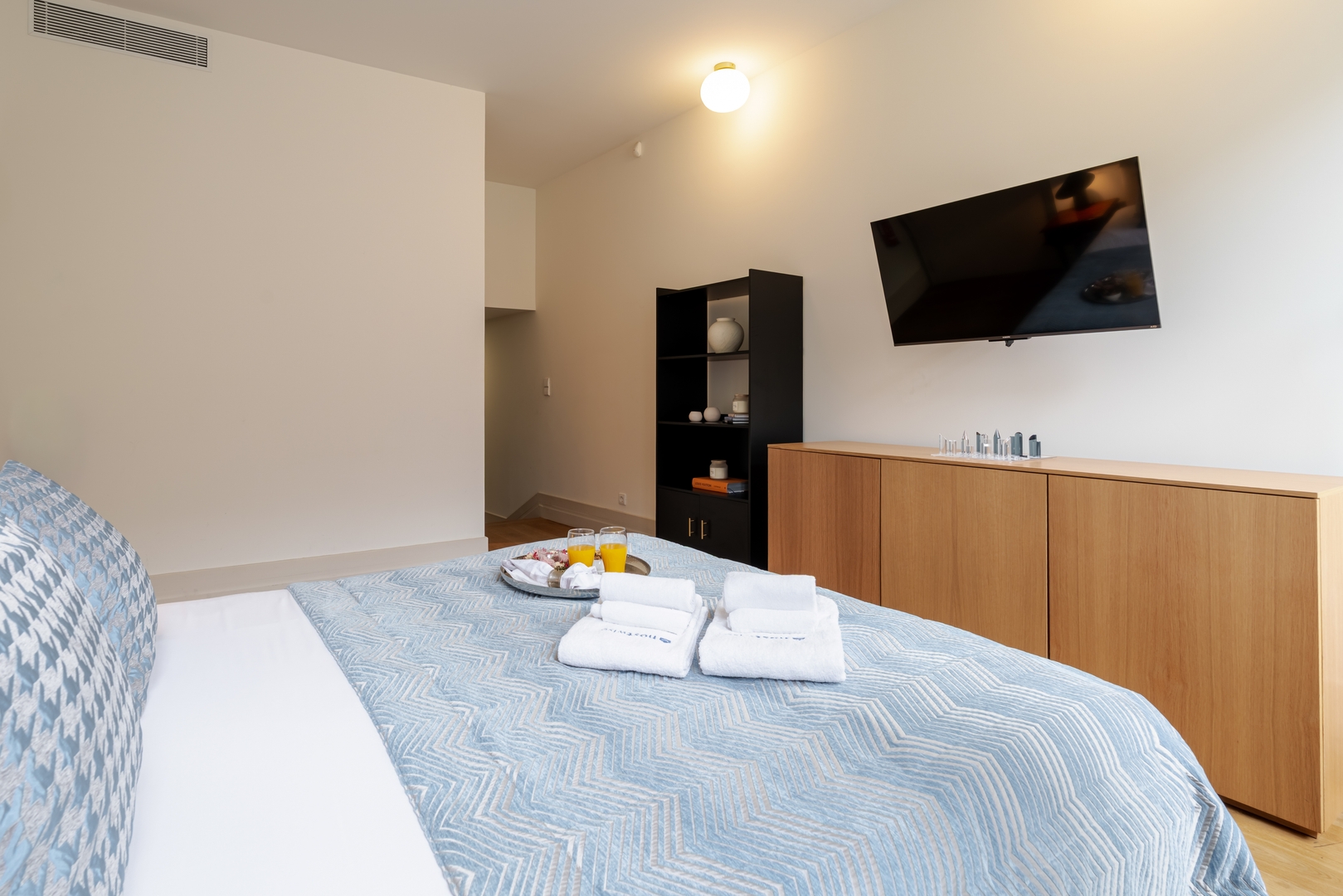 Central & Cozy Studio by HostWise 24 Host Wise Booking