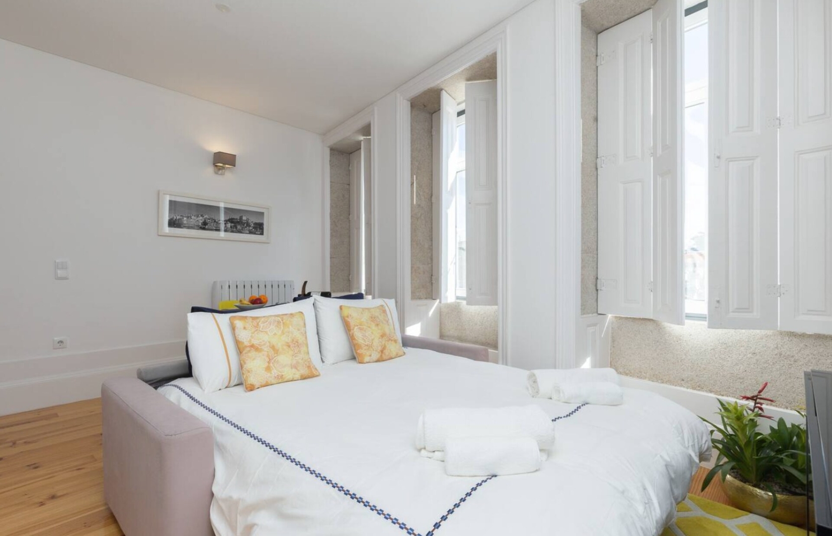 Central Sunny Flat - Prime Location by HostWise 17 Host Wise Booking