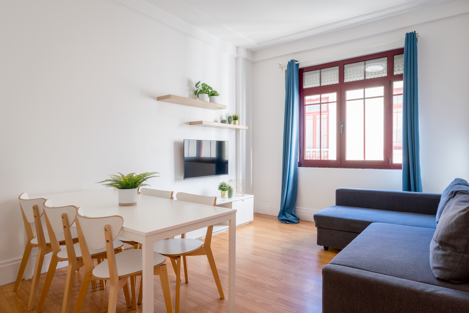 Host Wise - Roomy Restful Apartment w/ Balcony 5 Host Wise Booking