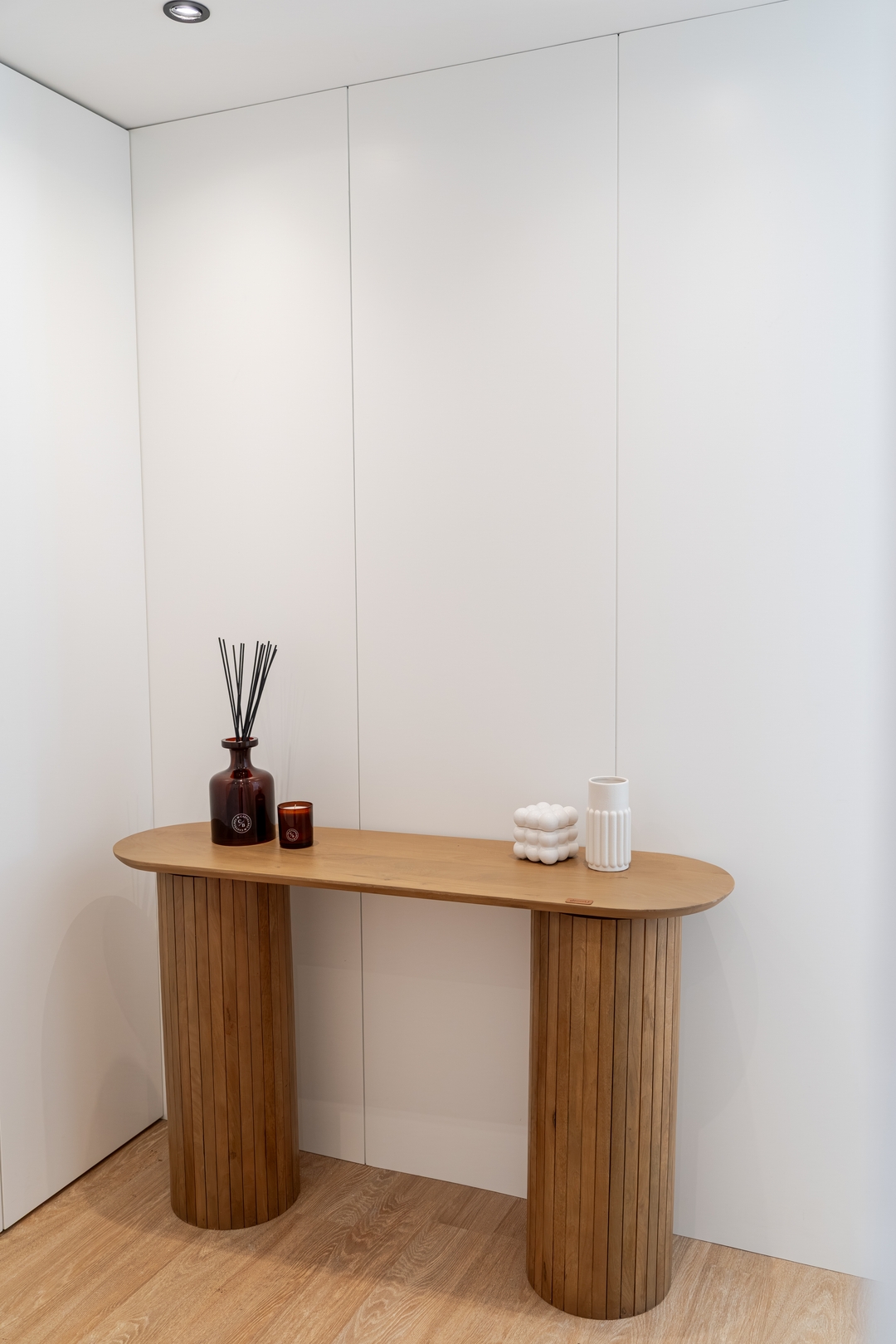 Urban Terrace & Stylish Living Spaces by HostWise 40 Host Wise Booking