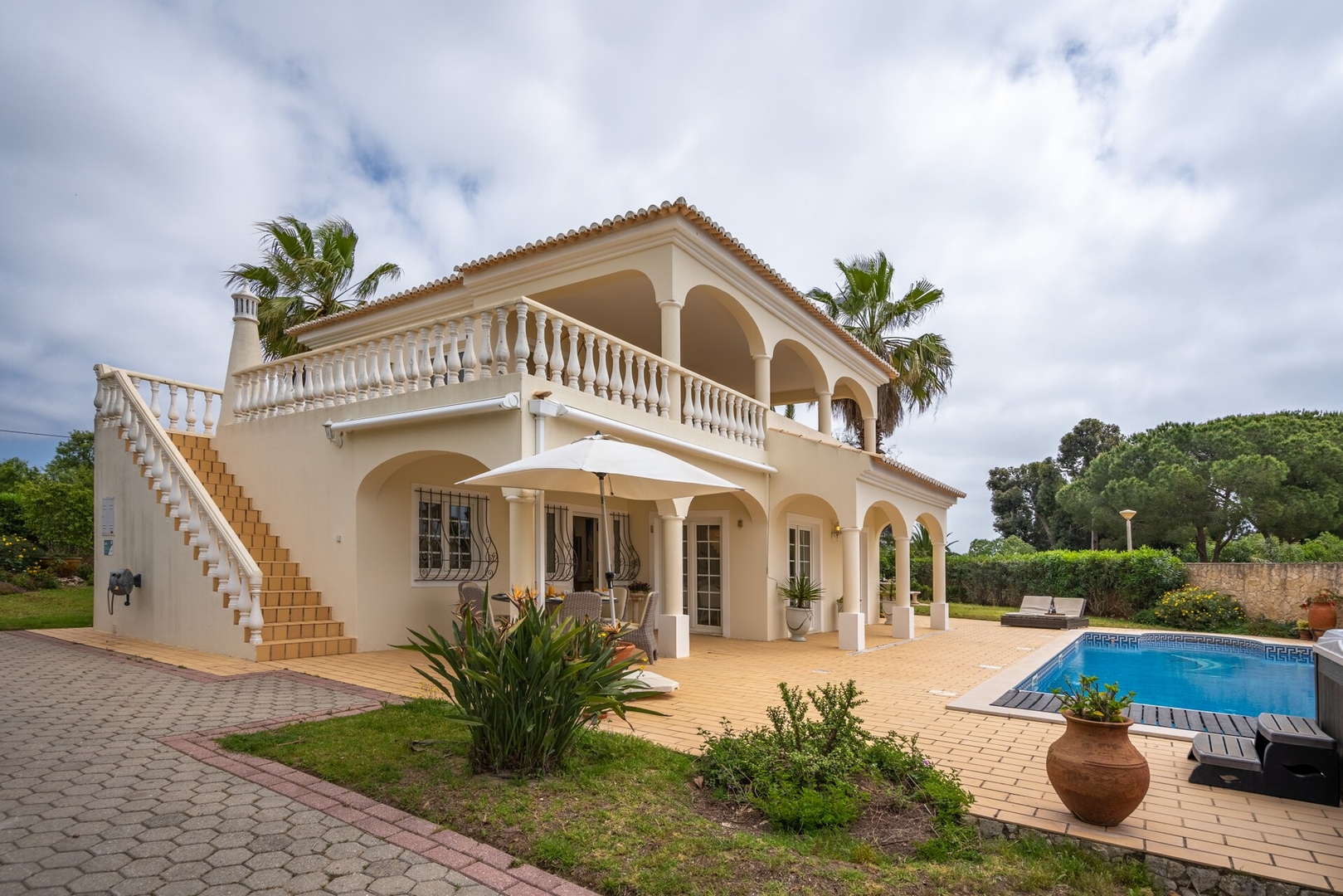 Host Wise - Luxurious Pool & Jacuzzi Hideaway 43 Host Wise Booking