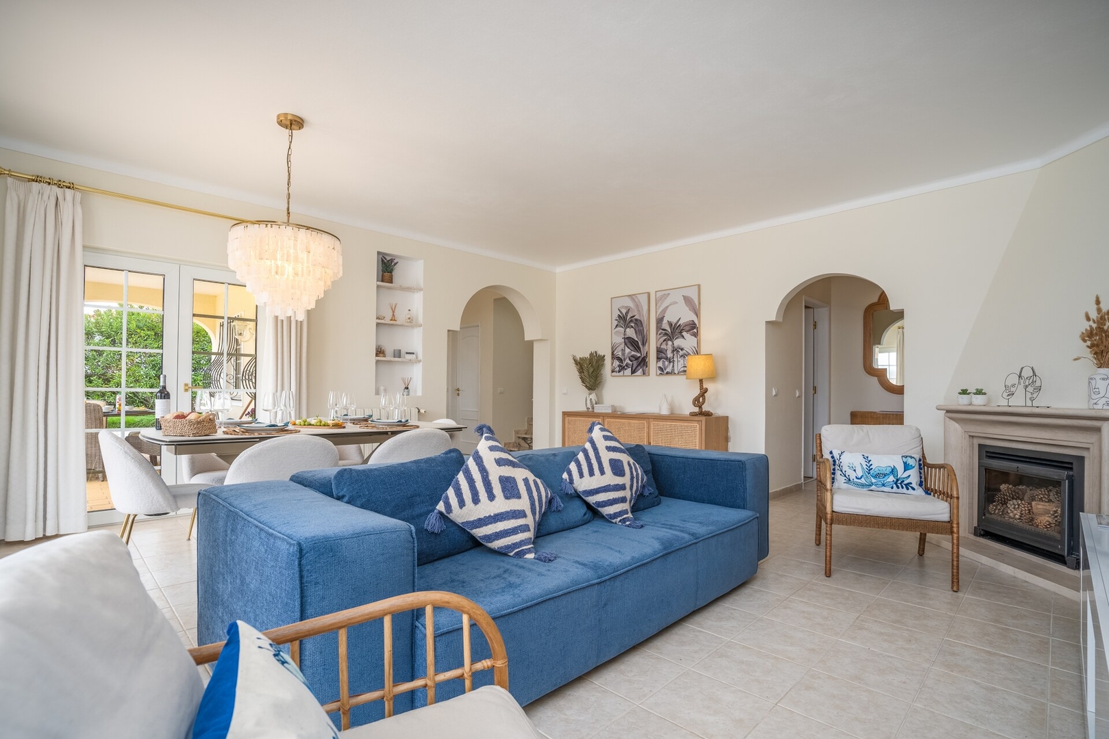 Host Wise - Luxurious Pool & Jacuzzi Hideaway 24 Host Wise Booking