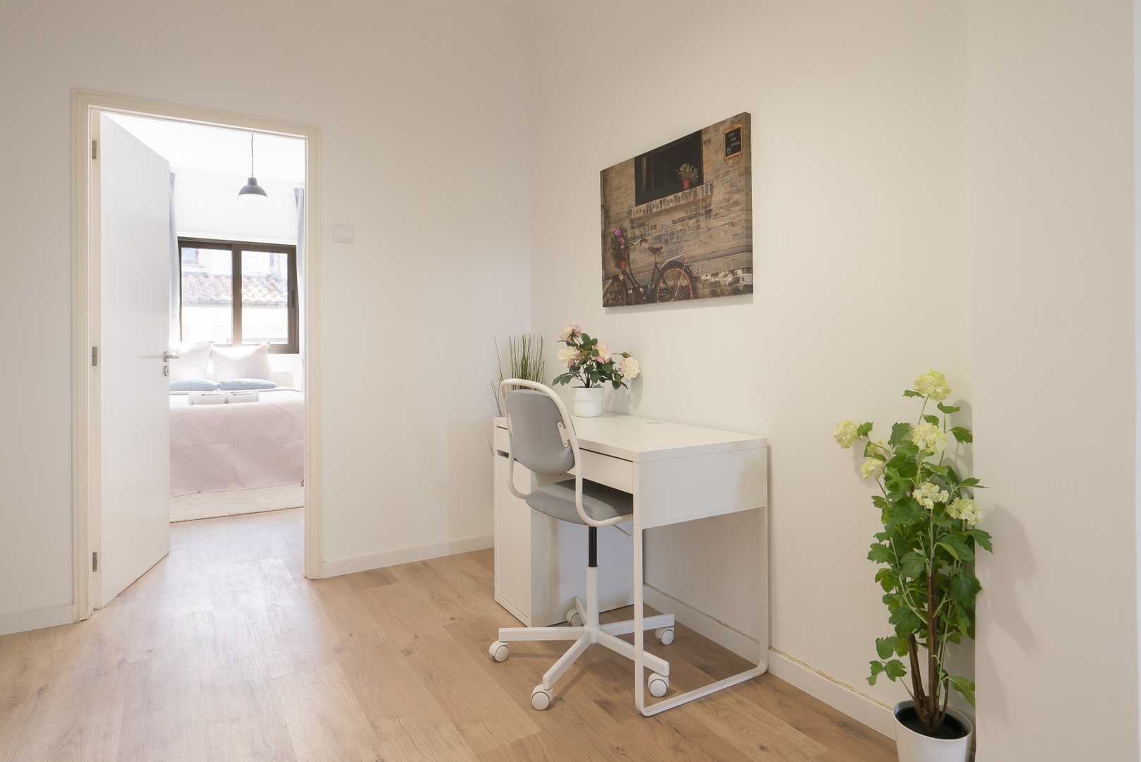 Host Wise - Comfy Minimalist Flat 26 Host Wise Booking