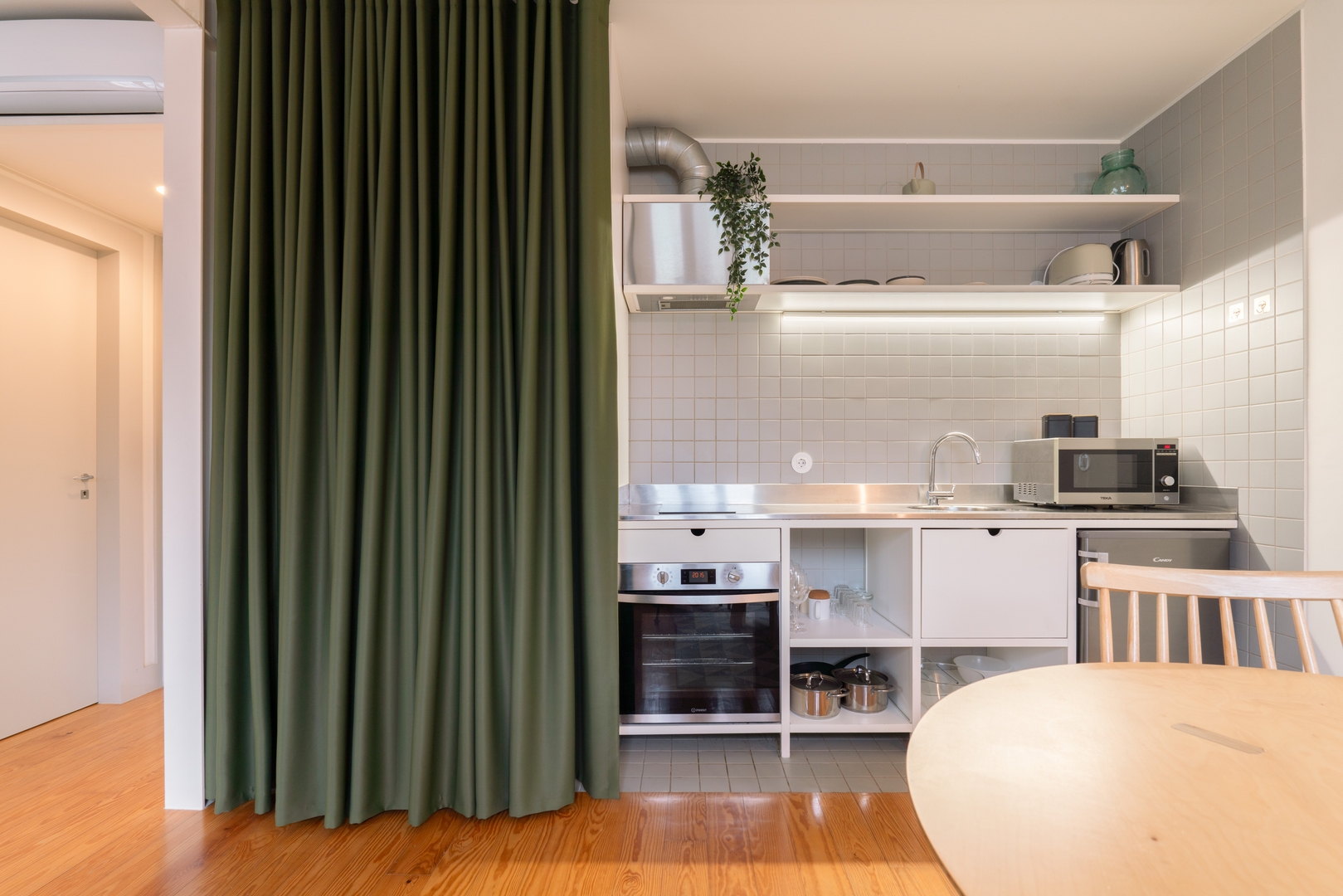 Dual Sunny Studios in Old Guimarães by HostWise 27 Host Wise Booking