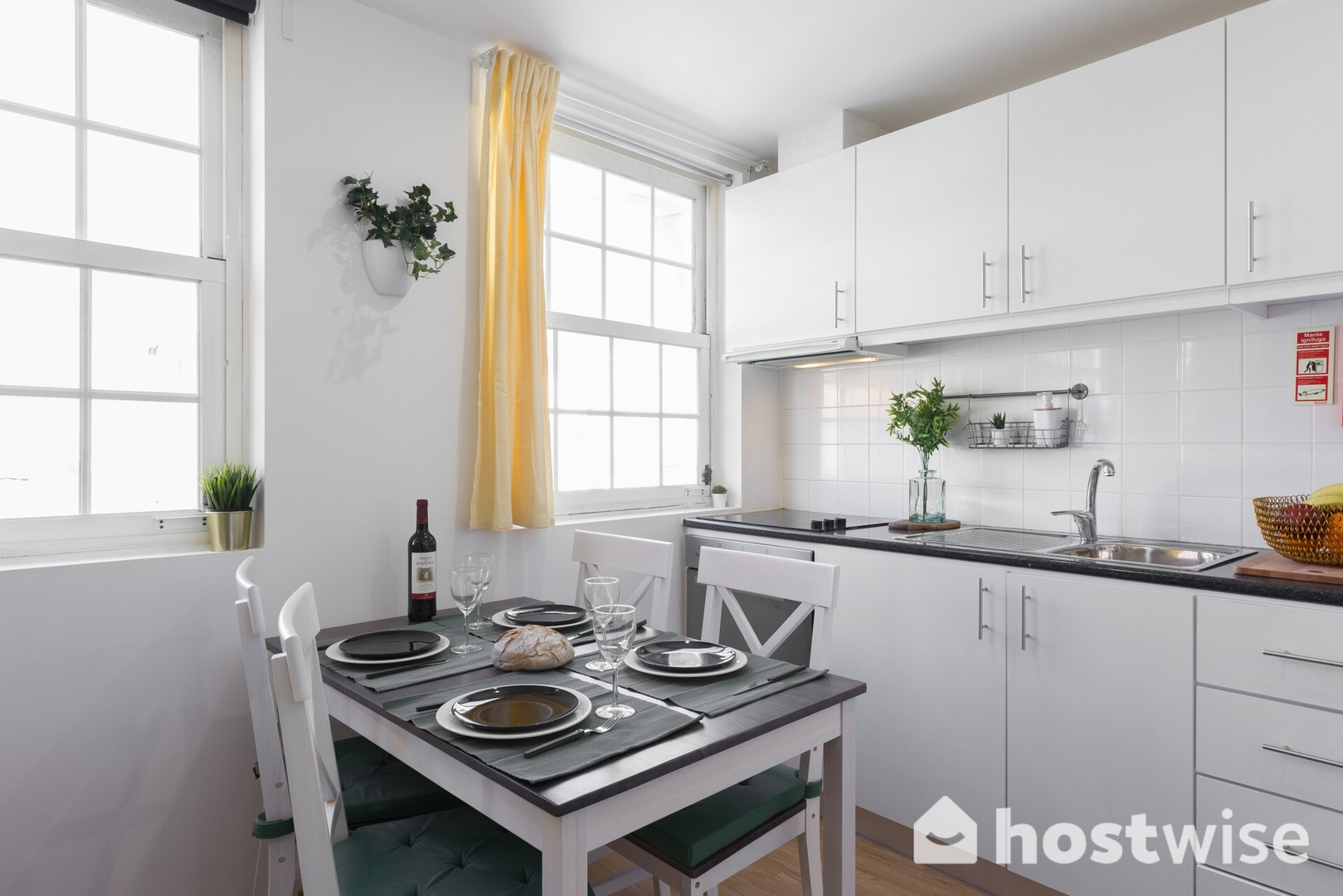 HostWise - Charming Sunny Flat | Batalha 3 Host Wise Booking