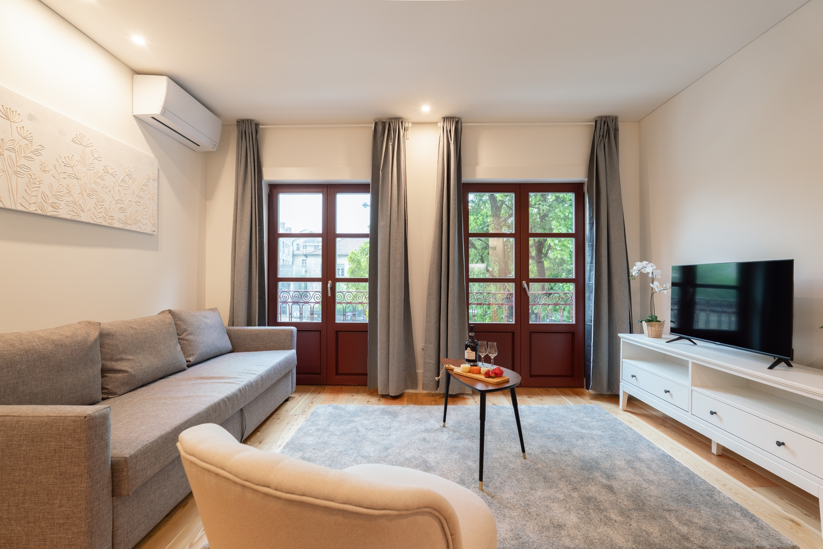 Modern Comfort in City Center by HostWise 20 Host Wise Booking