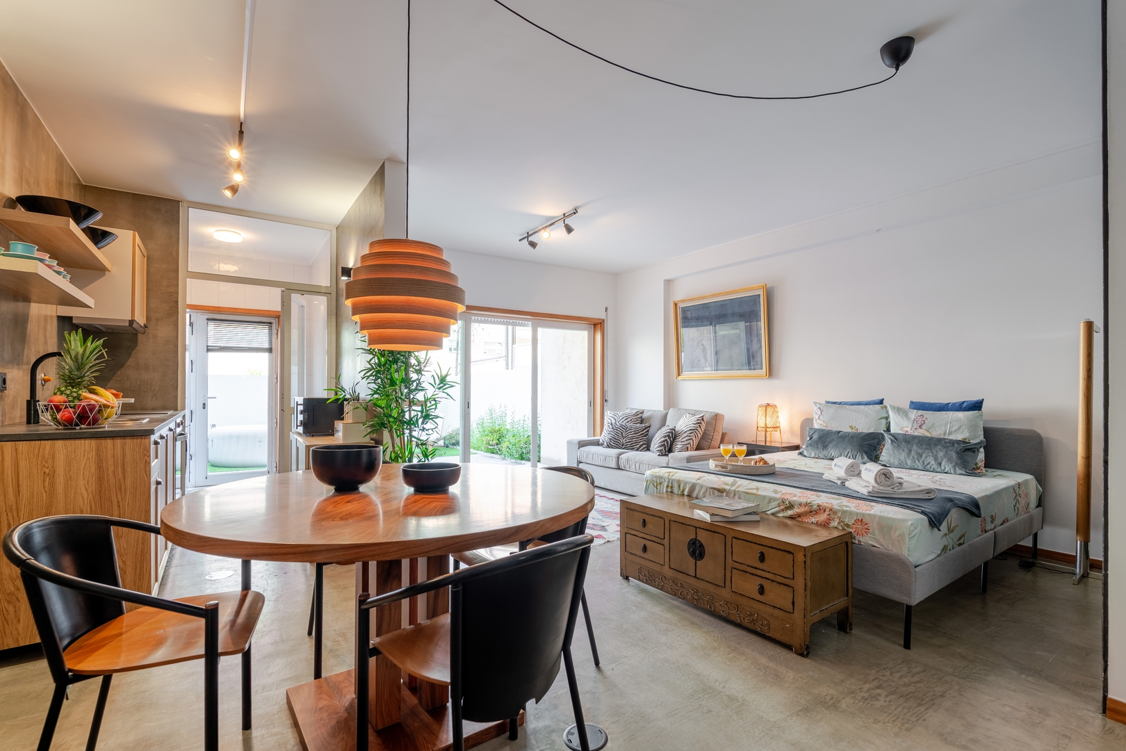 HostWise – Modern Flat w/ Terrace | Near the Beach 7 Host Wise Booking