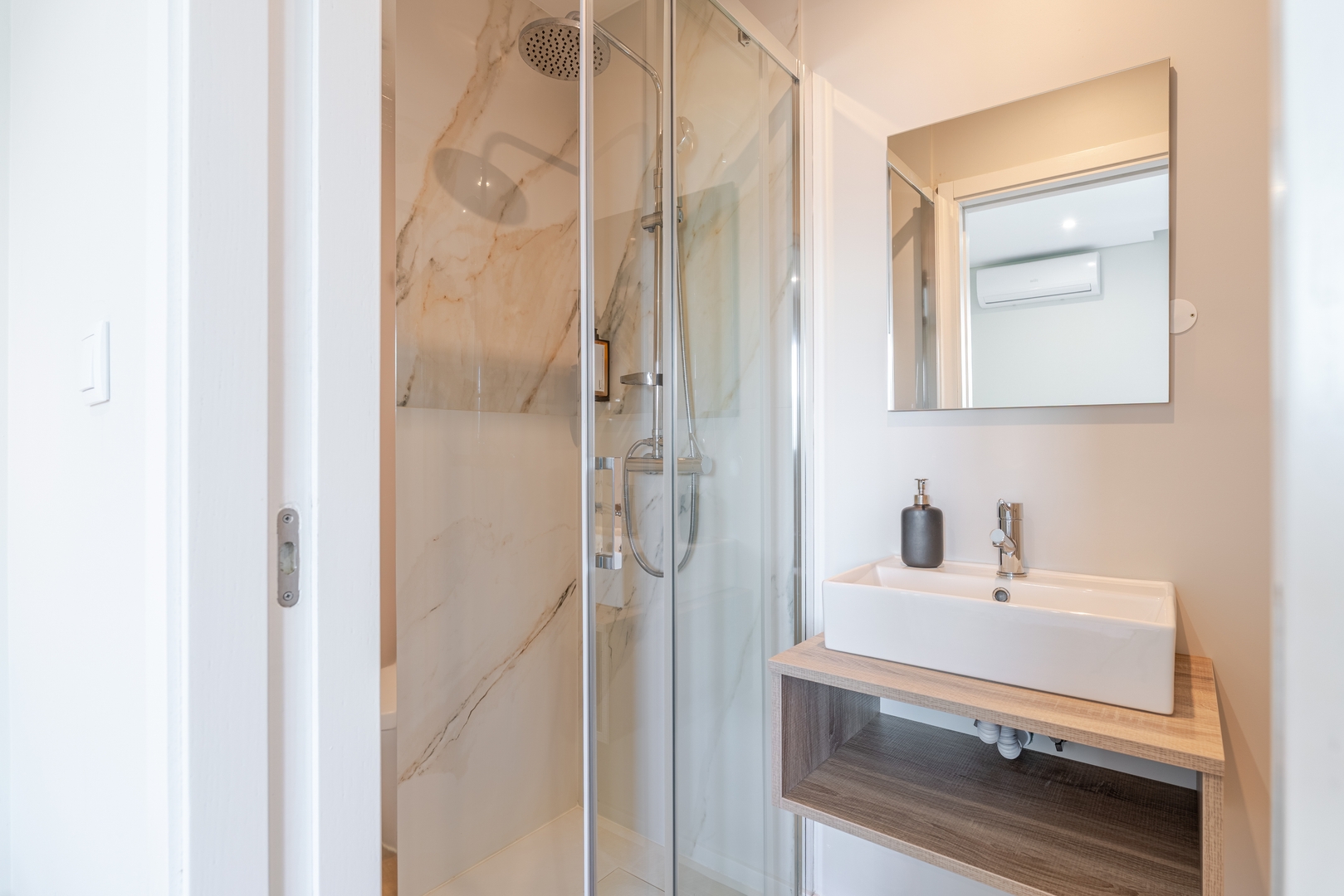 HostWise - 10BR Douro Villa with Pool 18 Host Wise Booking