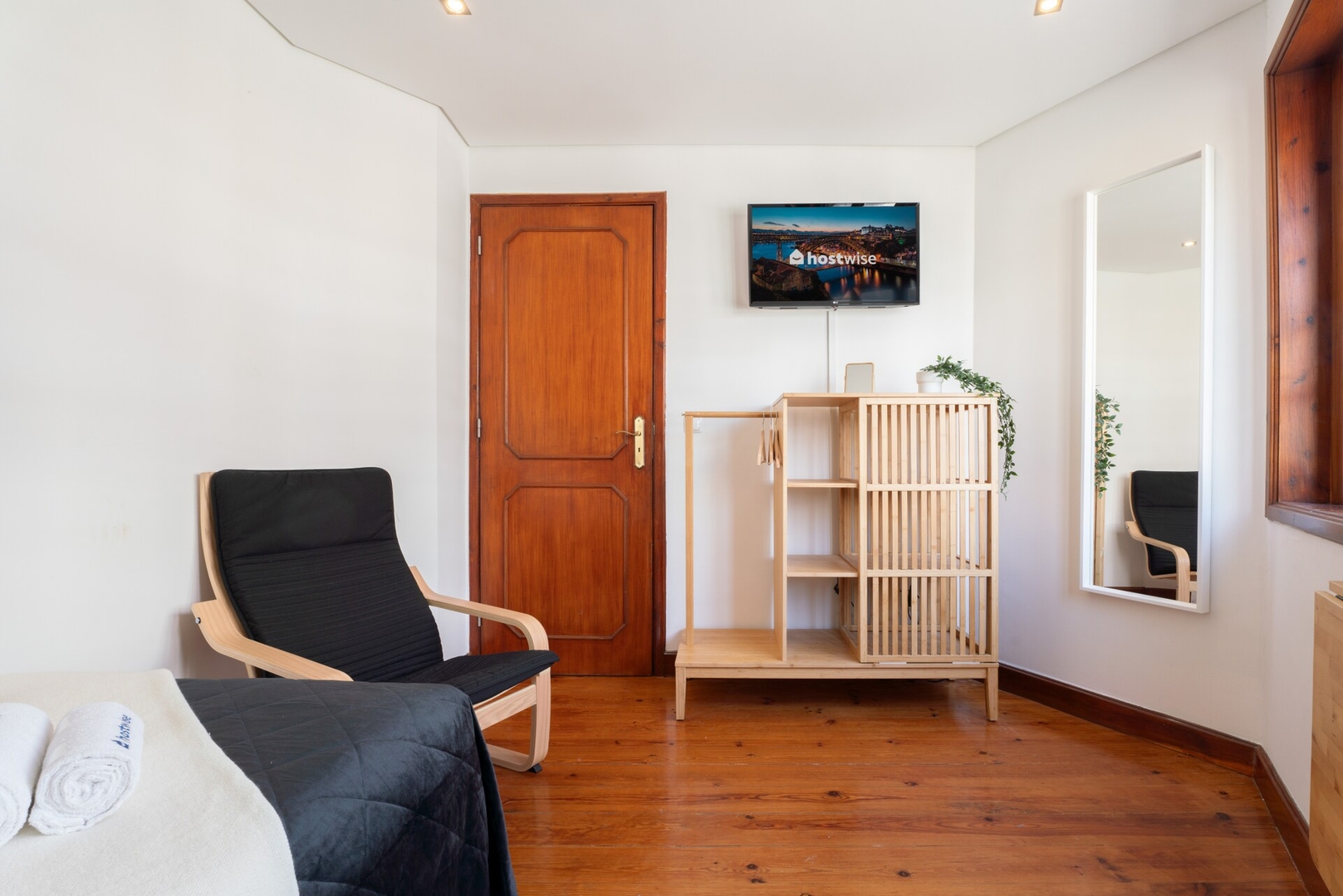 Host Wise - Charming Spacious Duplex House 19 Host Wise Booking