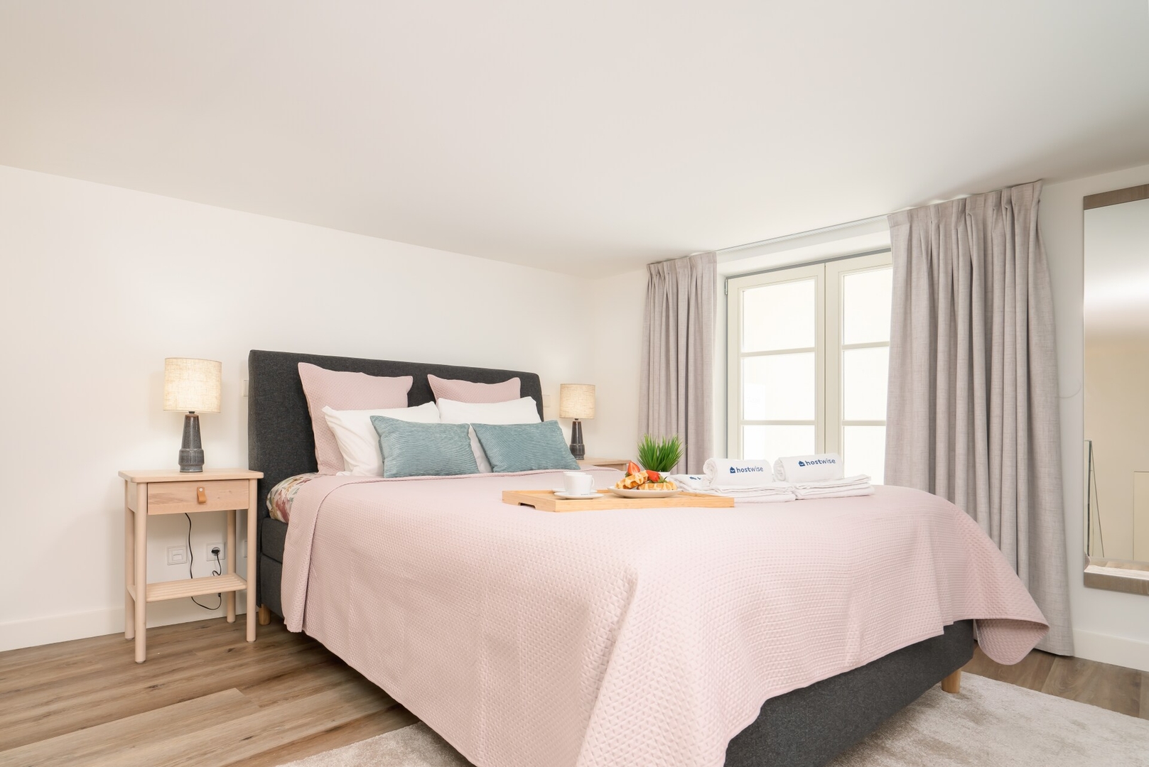 Host Wise - 6 Flats Fervença Boutique Palace 12 Host Wise Booking