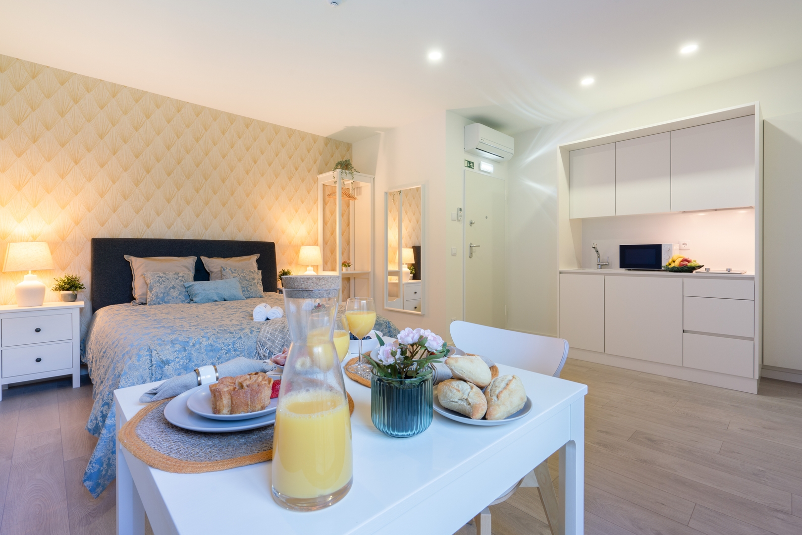 Bright Studios with Patios in Porto by HostWise 20 Host Wise Booking