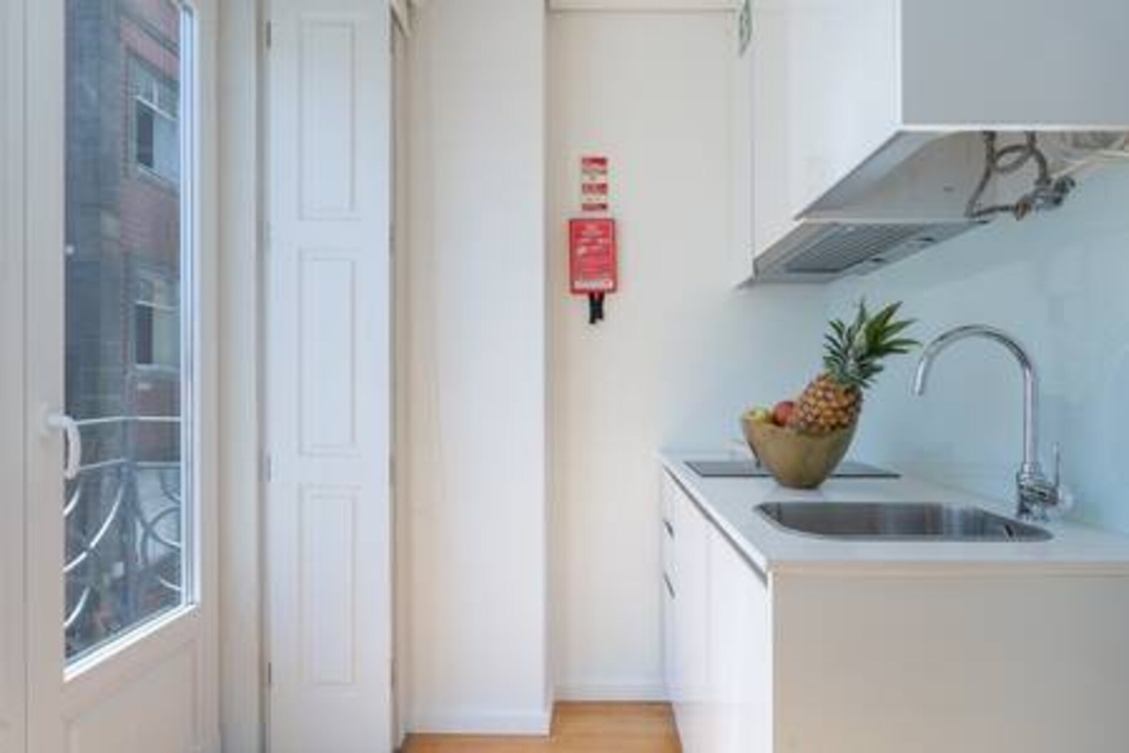 4 Trendy Studios w/ Balcony | Clérigos by HostWise 27 Host Wise Booking