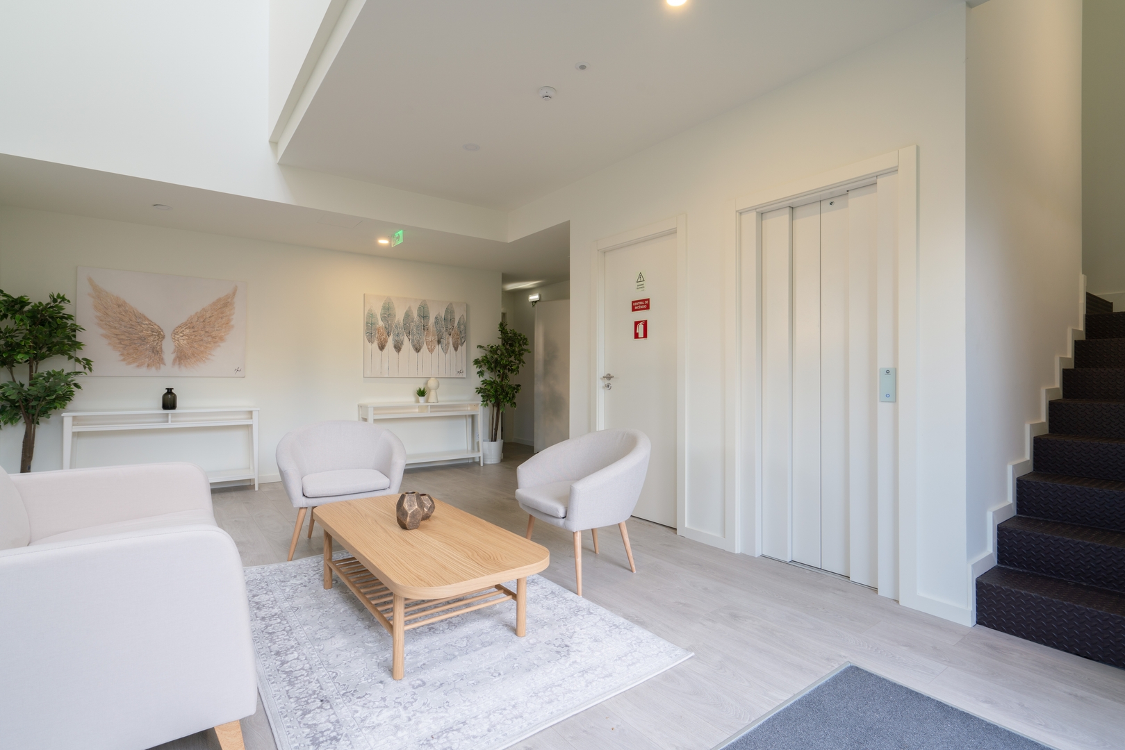 Bright Studios with Patios in Porto by HostWise 47 Host Wise Booking