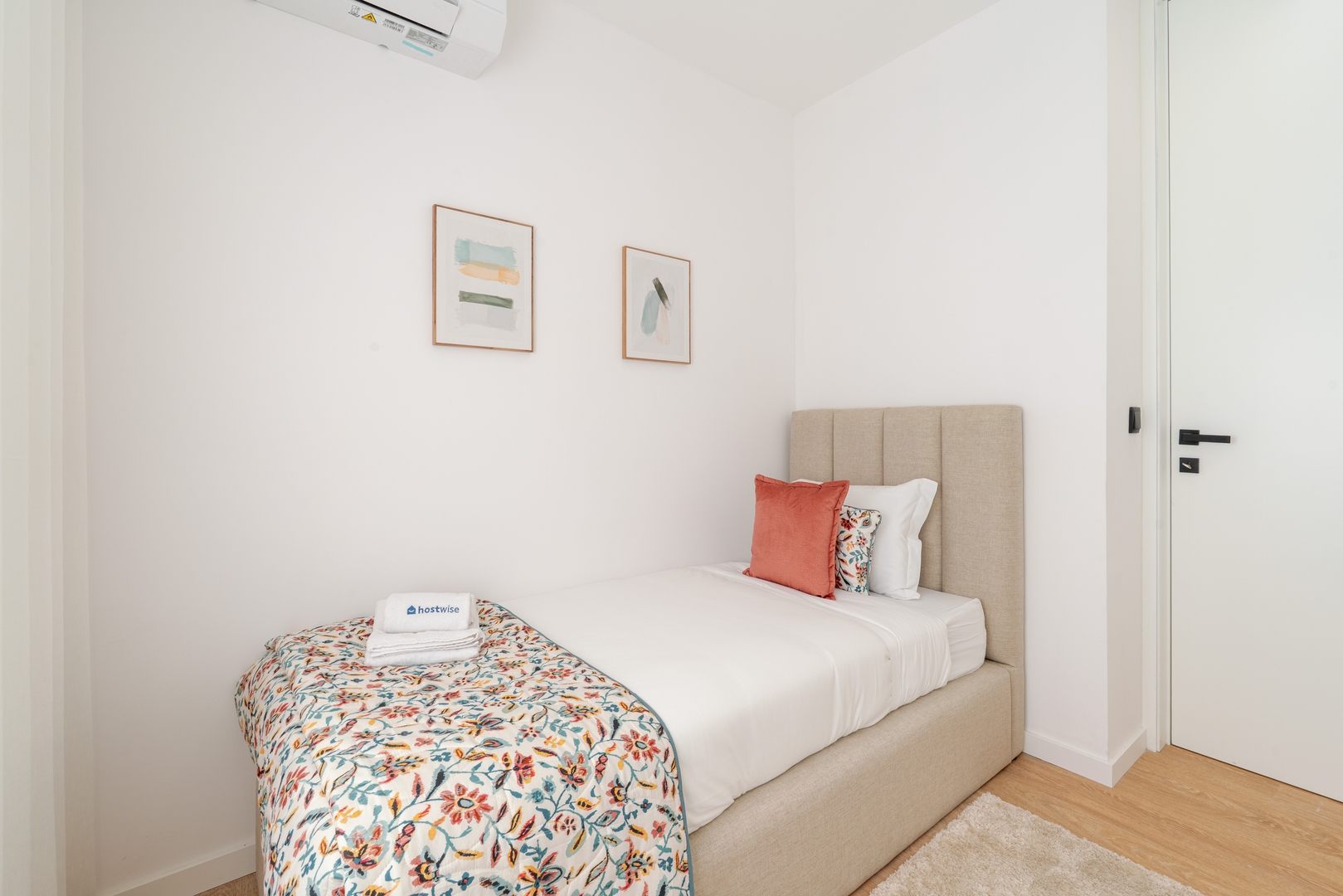 Urban Terrace & Stylish Living Spaces by HostWise 20 Host Wise Booking