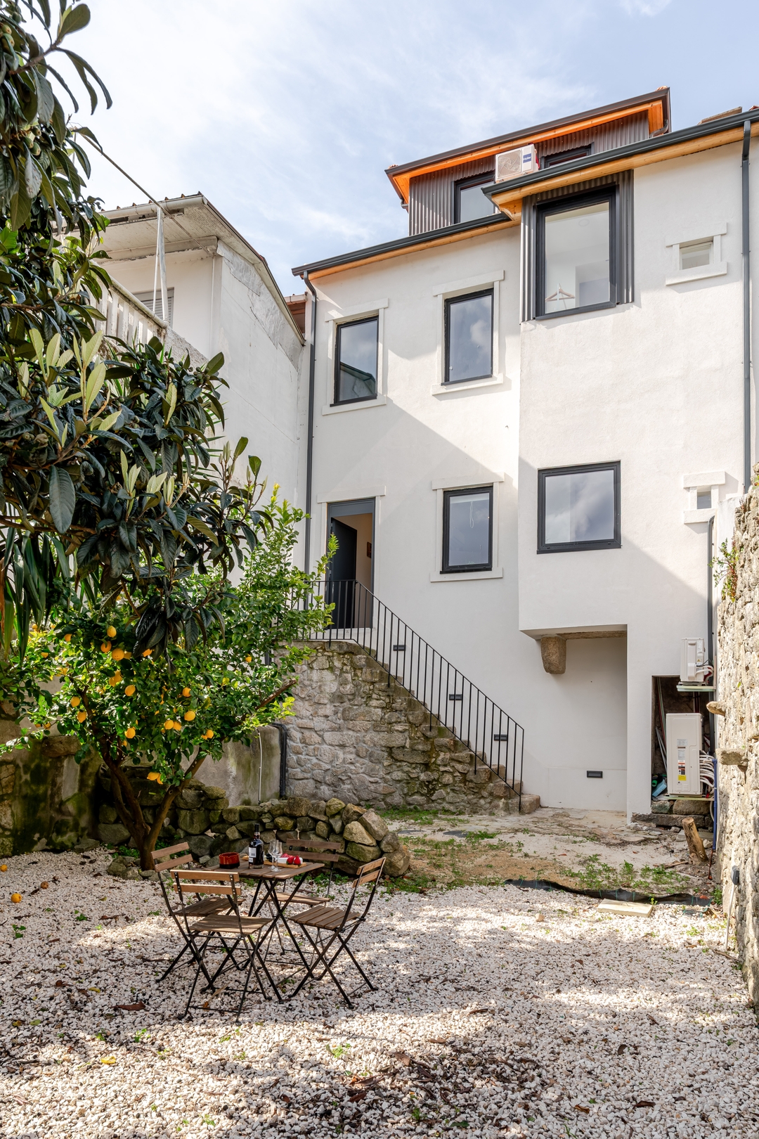 HostWise - Stylish Stone-Walled Flat 22 Host Wise Booking