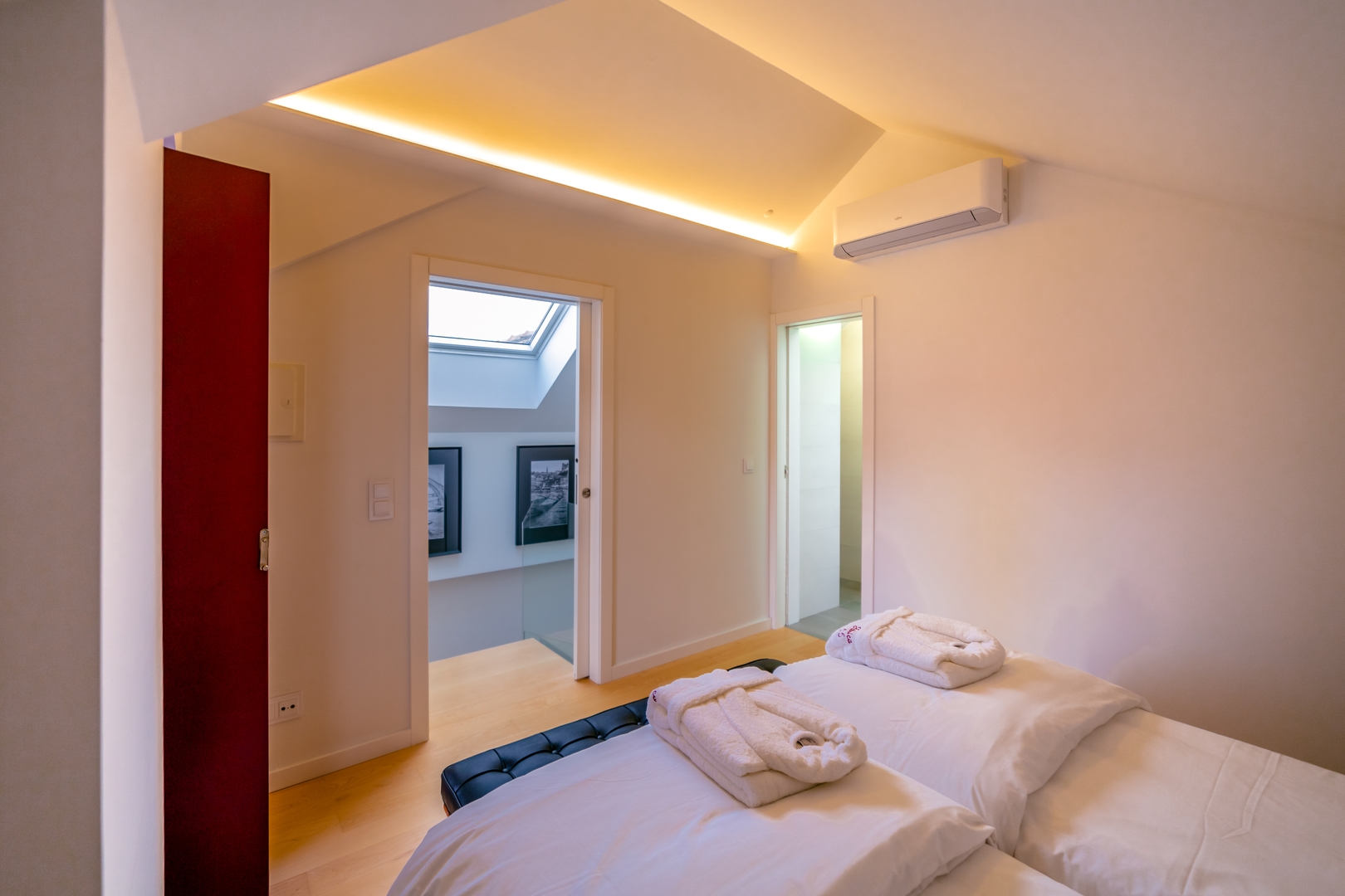 Designer Building Stay Near Clérigos by HostWise 10 Host Wise Booking