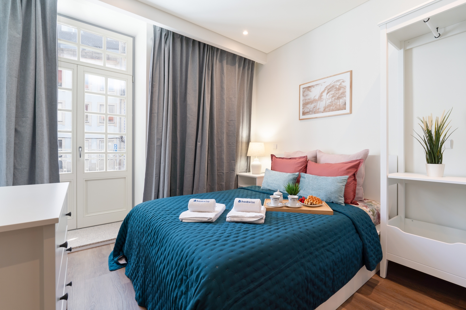 Stylish Comfort at Marquesa Palace by HostWise 24 Host Wise Booking