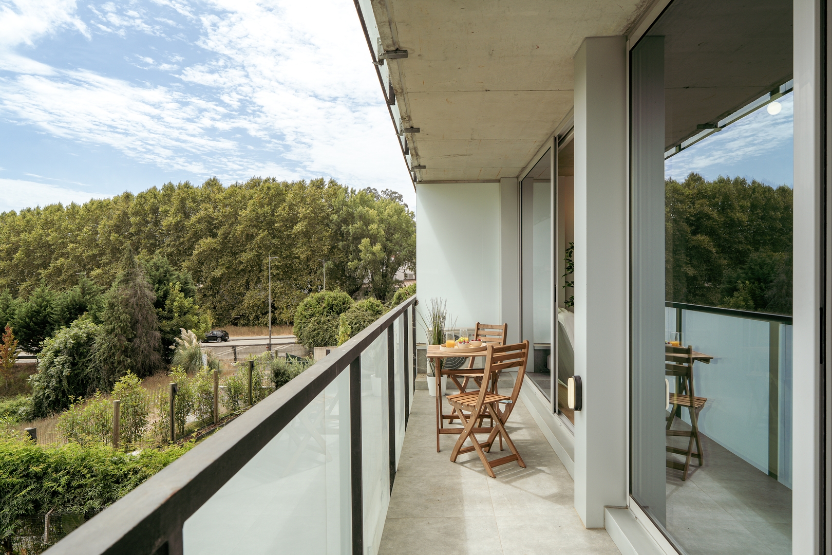 Premium Flat w/ Balcony, Pool & Garage by HostWise 4 Host Wise Booking