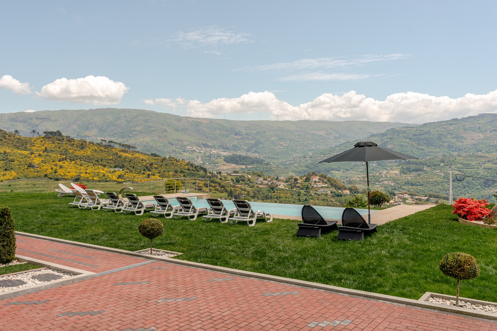 HostWise - 10BR Douro Villa with Pool 11 Host Wise Booking