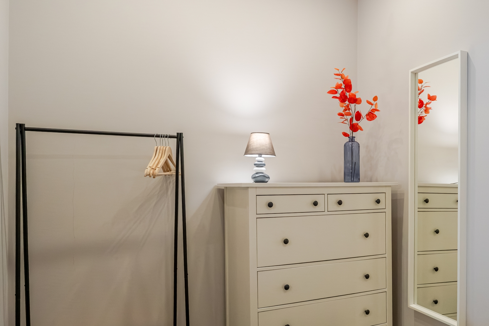 Cozy & Central Apartment by HostWise 12 Host Wise Booking