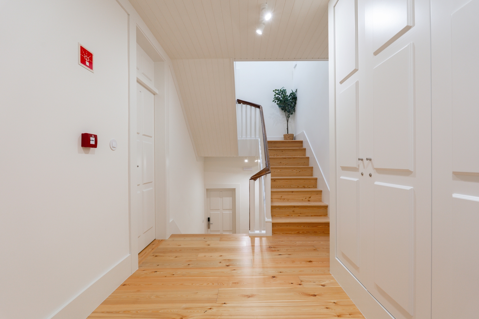 Modern Comfort in City Center by HostWise 28 Host Wise Booking