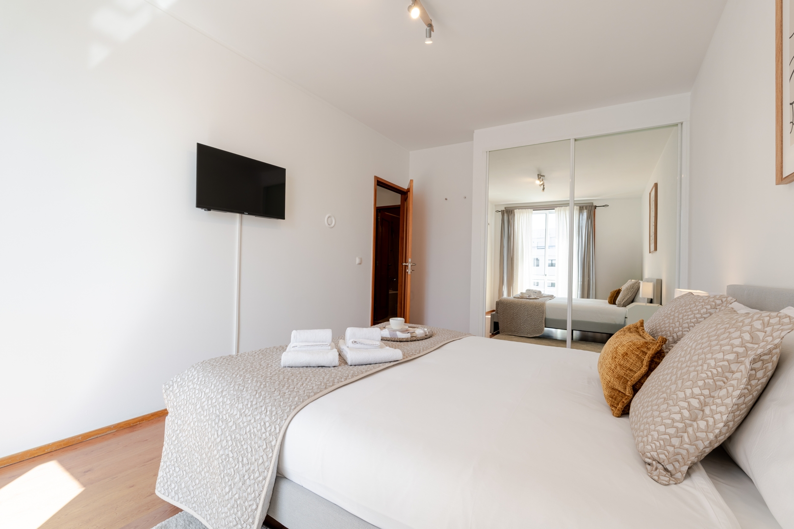 Bright Flat with Balcony & Garage by HostWise 9 Host Wise Booking