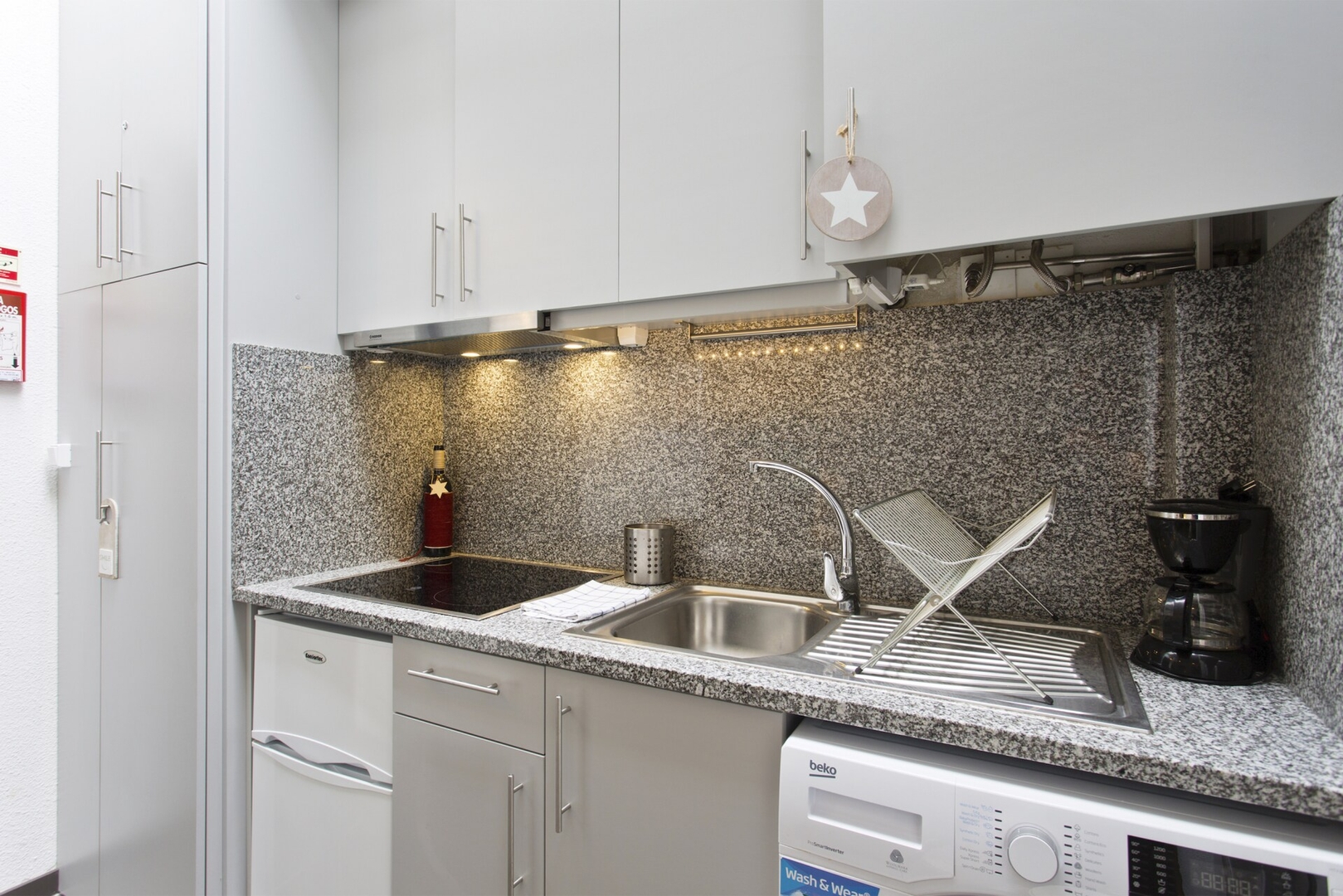 Host Wise - Cozy Quiet Flat | Trindade Station 13 Host Wise Booking