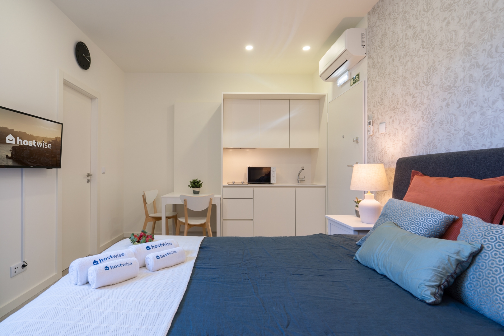 Bright Studios with Patios in Porto by HostWise 29 Host Wise Booking