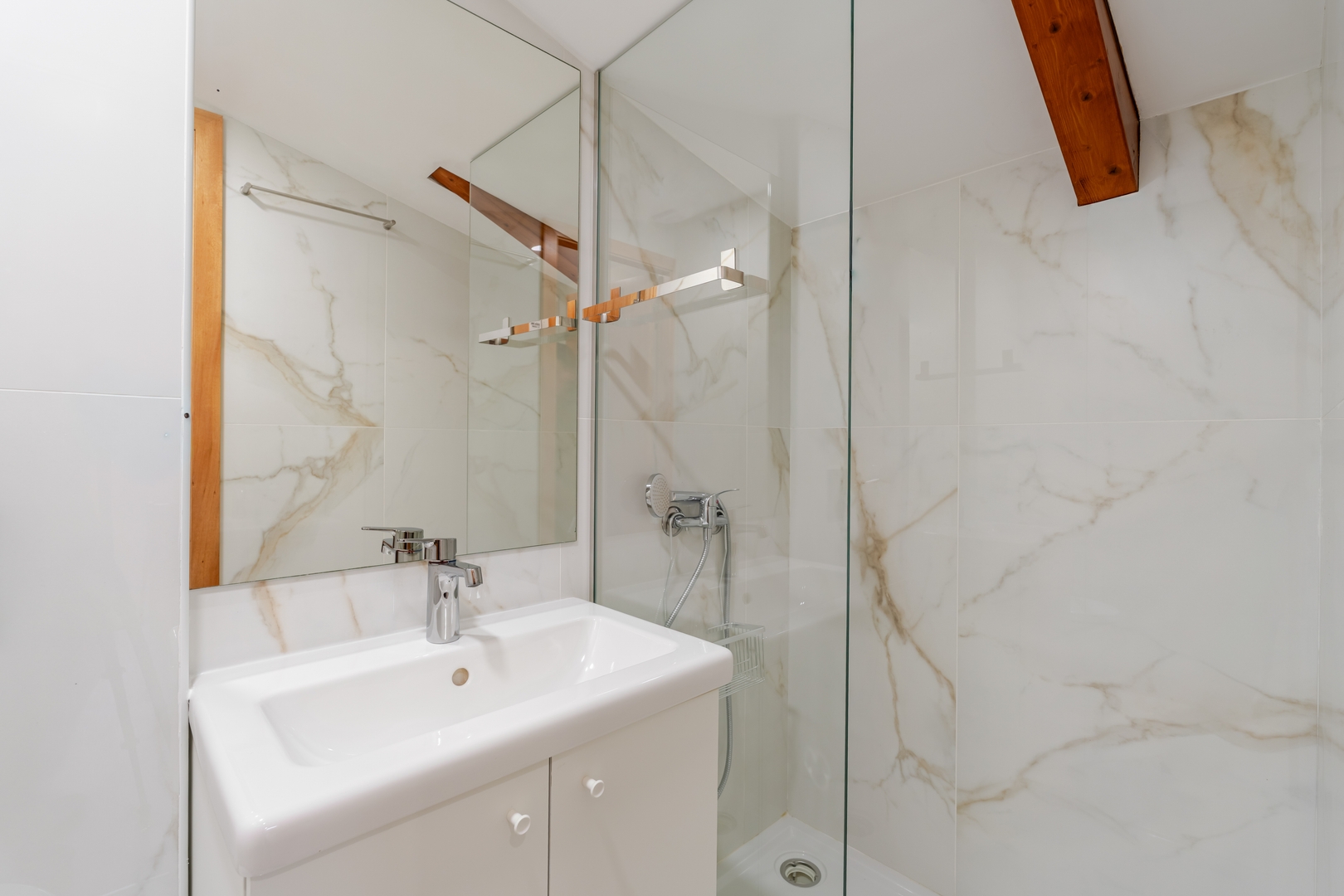 Sunlit Apartments in Foz do Douro by HostWise 67 Host Wise Booking