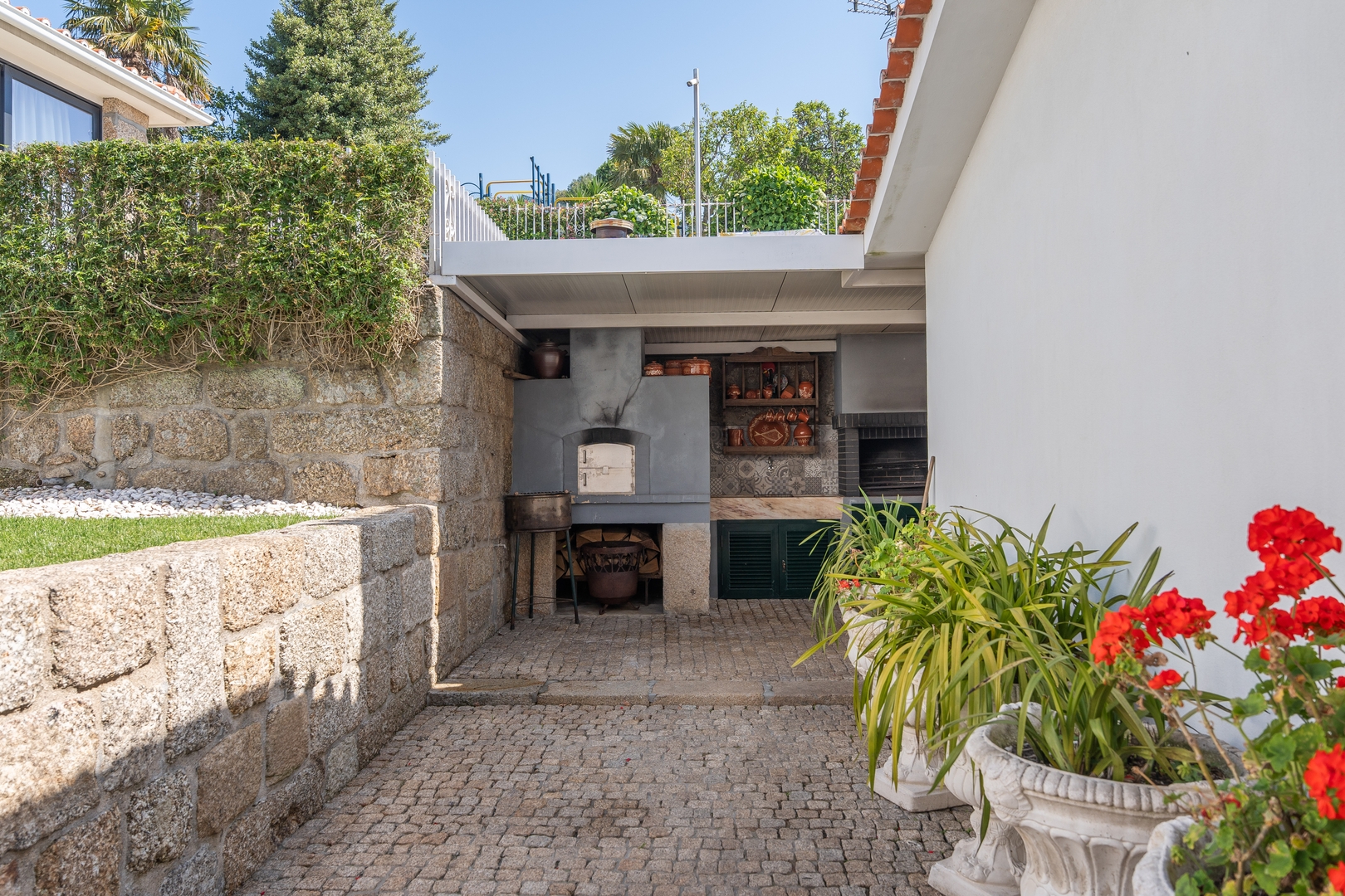 HostWise - Modern Comfort & Shared Pool in Paredes 49 Host Wise Booking