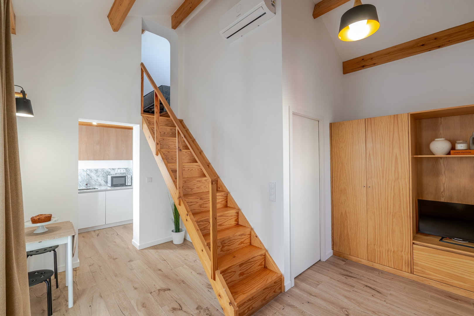 Cozy T1 Flats with Courtyard BBQ by HostWise 32 Host Wise Booking