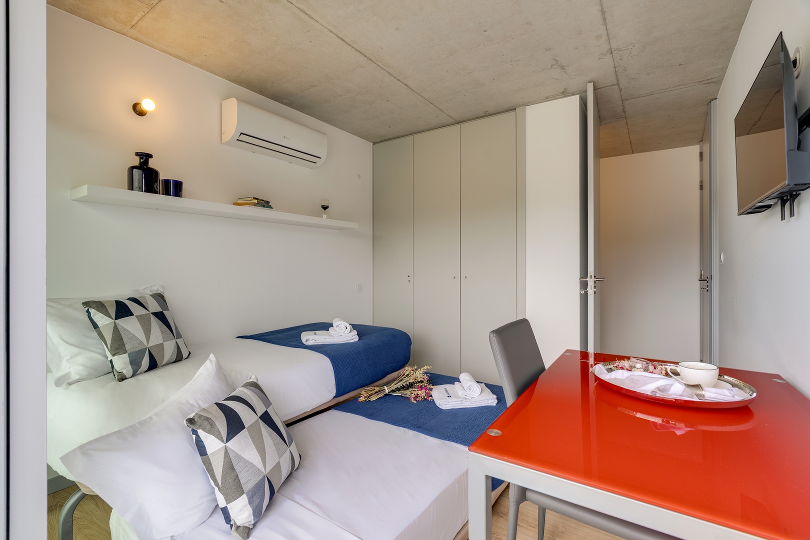 Lovely Flat w/ Balcony, Pool & Garage by HostWise 12 Host Wise Booking