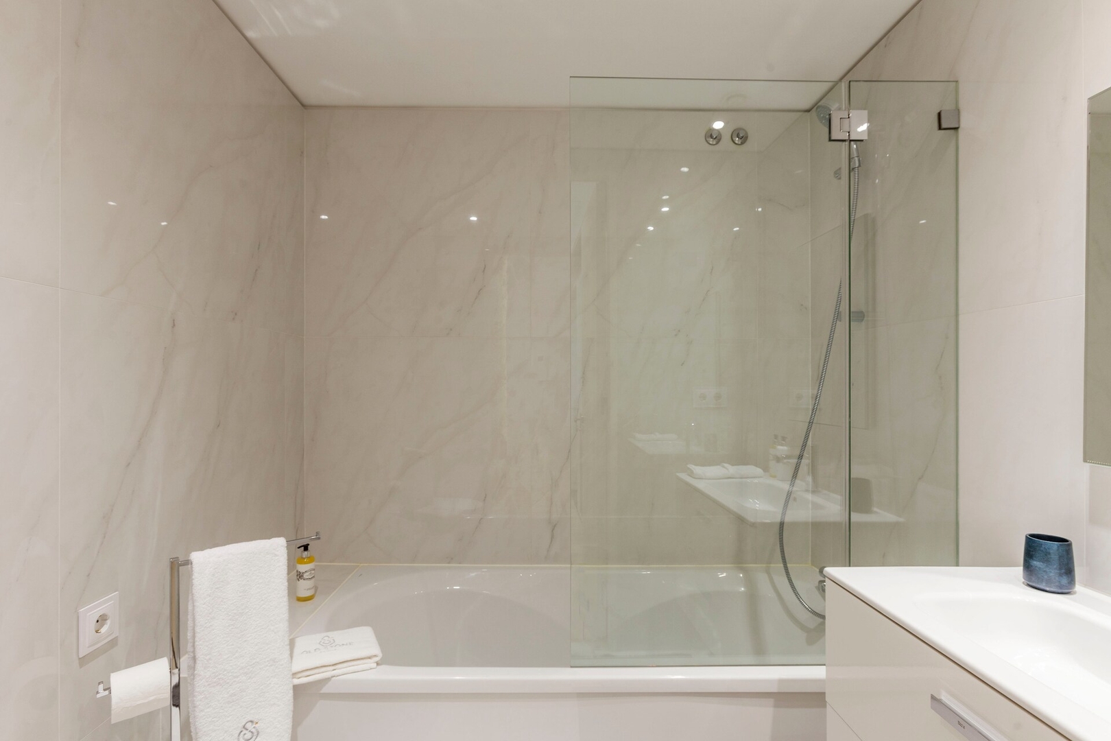 Heart of Ribeira Apartment by Host Wise 6 Host Wise Booking