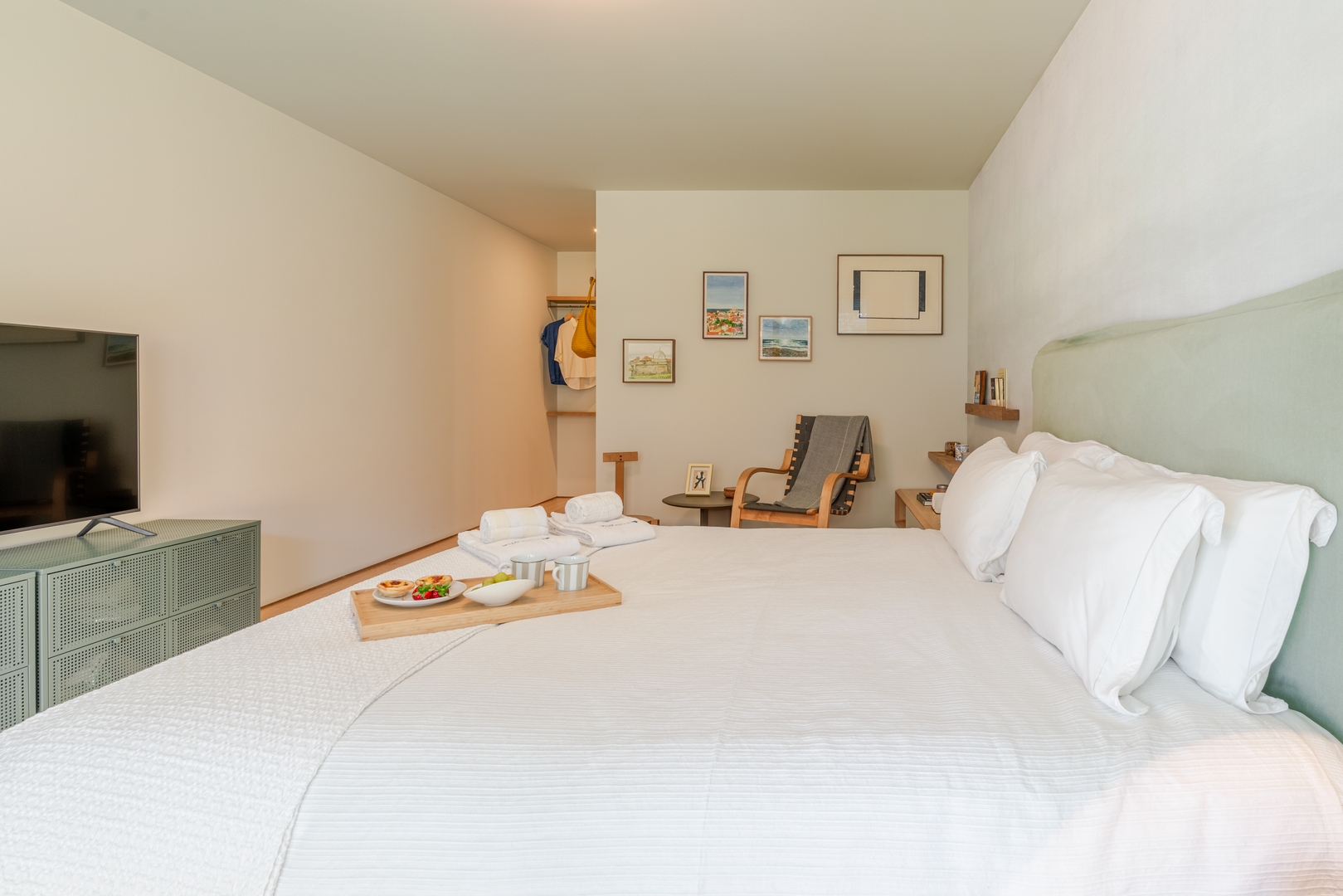 Grand Villa w/ Pool, Garden & Garage by HostWise 20 Host Wise Booking