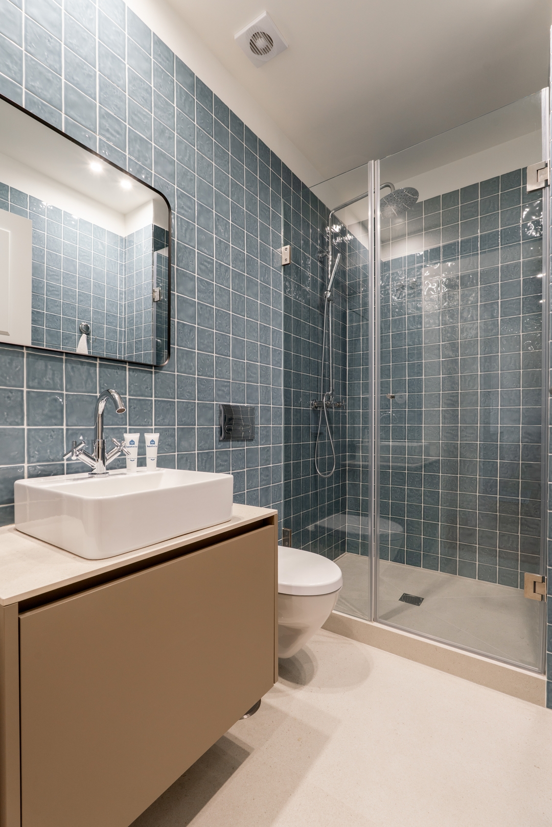 Modern Comfort in City Center by HostWise 38 Host Wise Booking