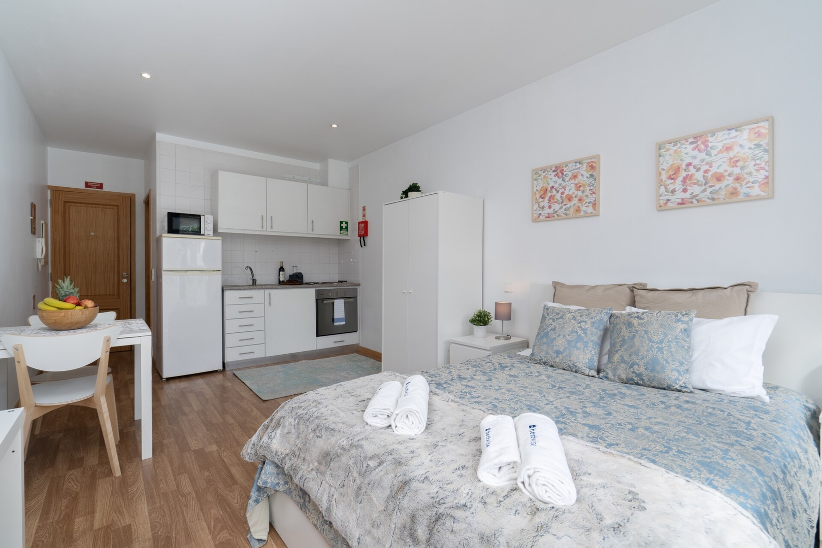 HostWise - Serene & Bright Studio 23 Host Wise Booking