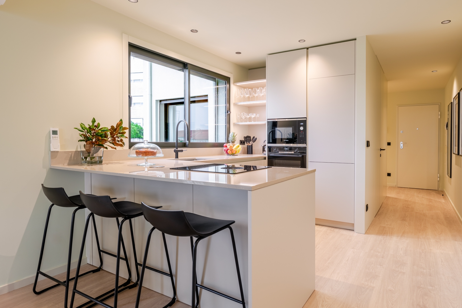 HostWise - Stylish Flat with Terrace & Garage 3 Host Wise Booking