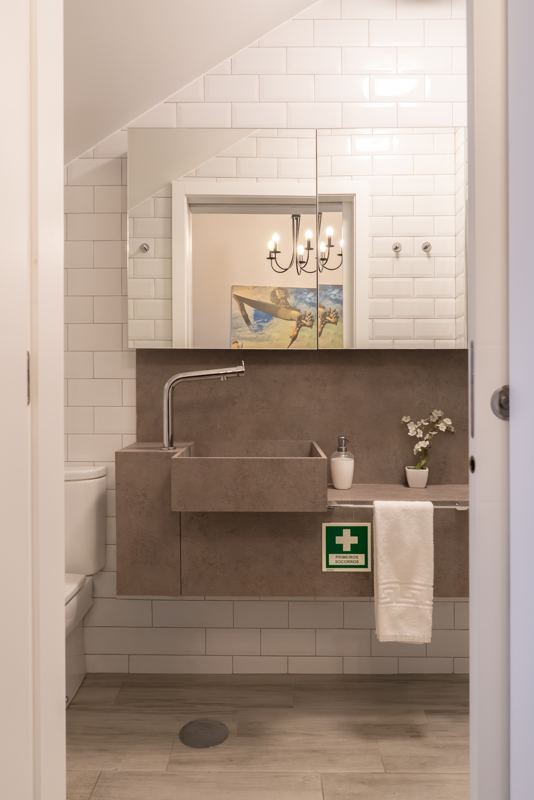 Cozy & Central Apartment by HostWise 40 Host Wise Booking