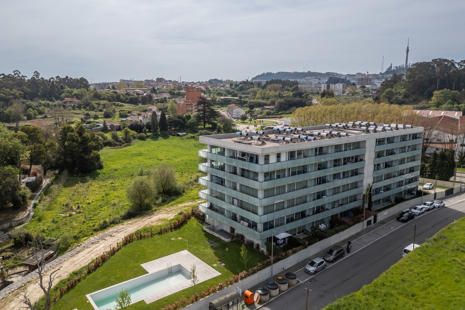 HostWise - Modern Flat w/ Balcony, Garage & Pool 39 Host Wise Booking
