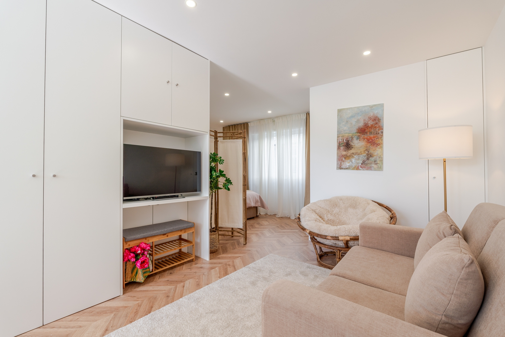 HostWise - Stylish Studio w/ Charming Terrace 9 Host Wise Booking