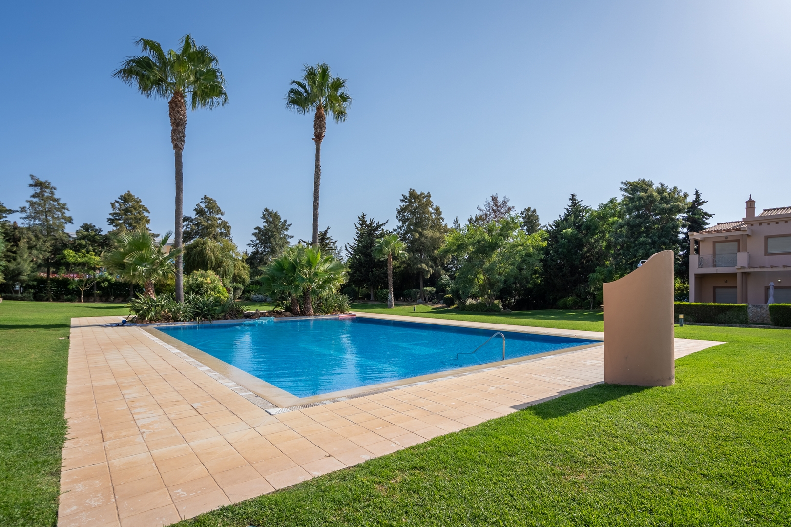 Sunny House with Jacuzzi and Pool by HostWise 14 Host Wise Booking